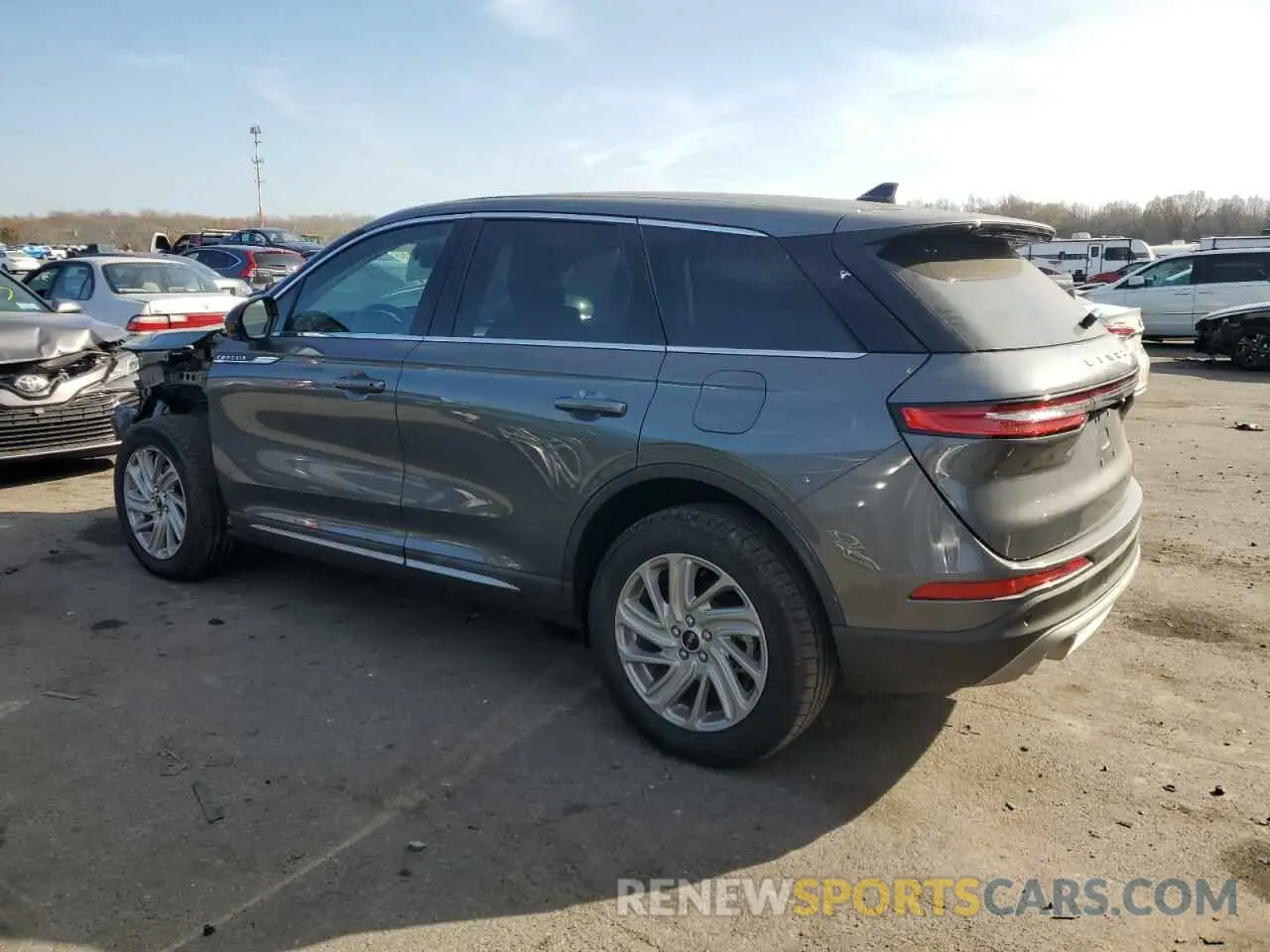 2 fotografías del automóvil dañado 5LMCJ1DA5RUL03745 LINCOLN CORSAIR 2024