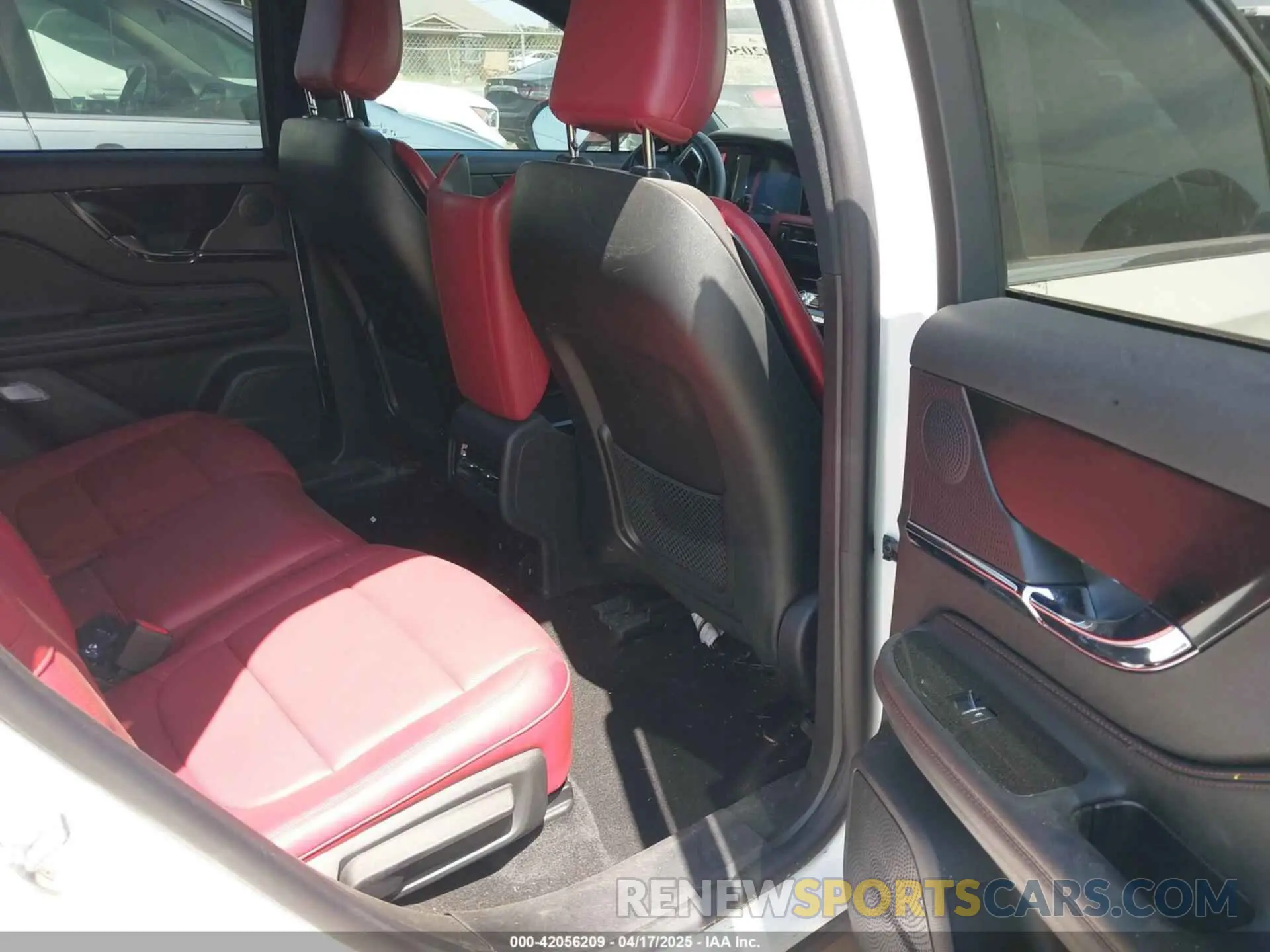 8 fotografías del automóvil dañado 5LMCJ2CA7RUL06735 LINCOLN CORSAIR 2024