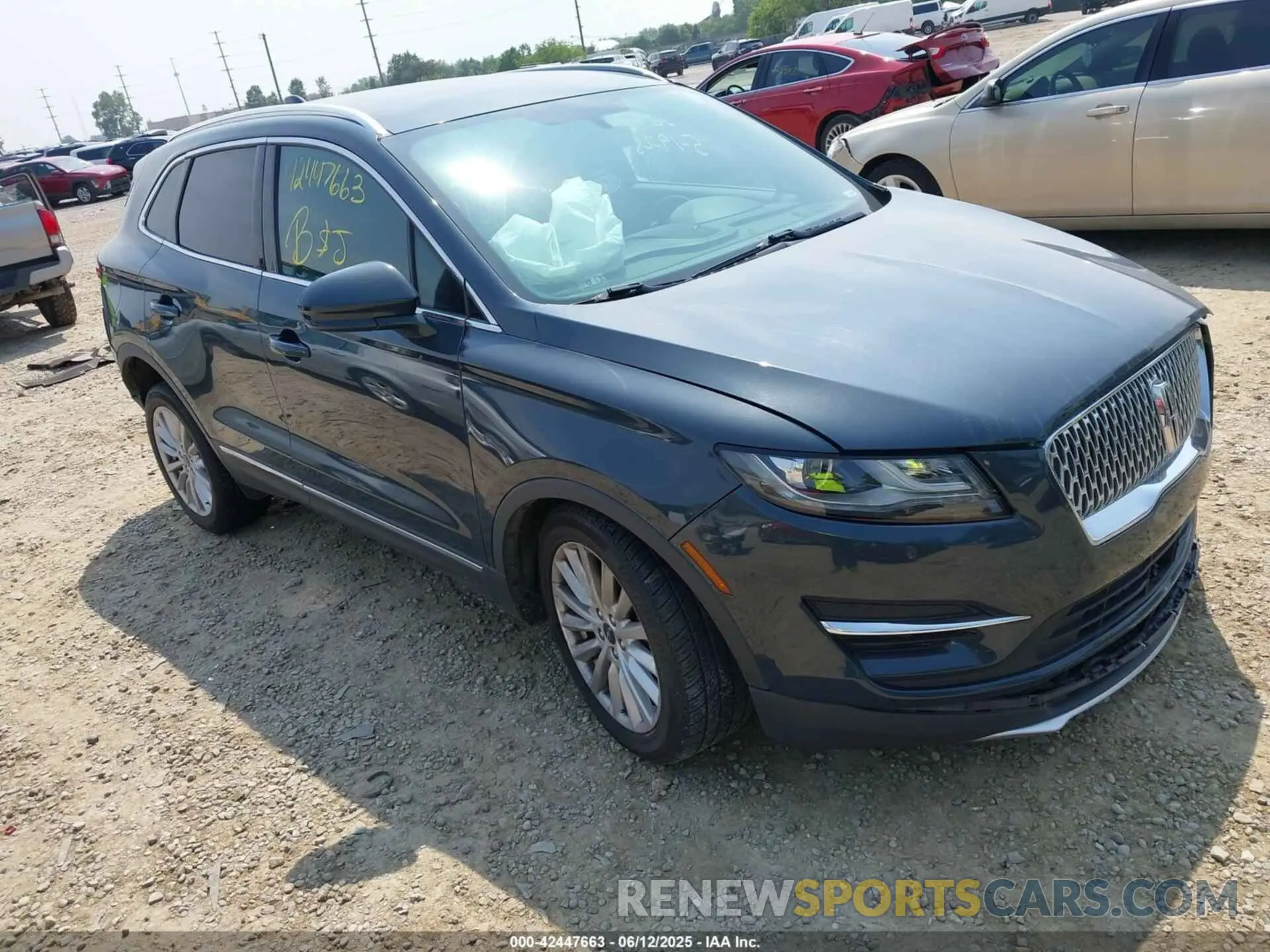 1 fotografías del automóvil dañado 5LMCJ1C90KUL17338 LINCOLN MKC 2019