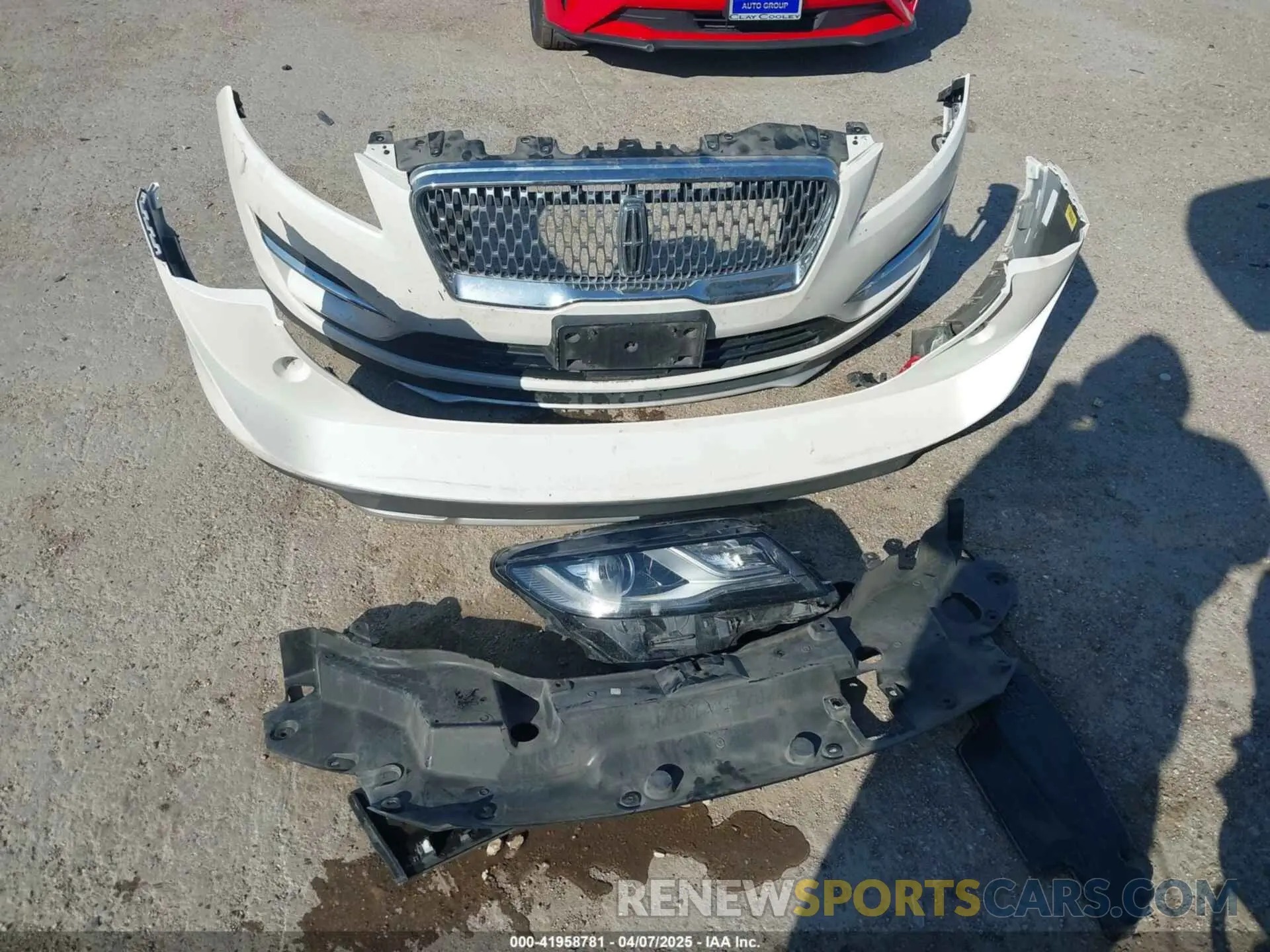 12 fotografías del automóvil dañado 5LMCJ1C92KUL35937 LINCOLN MKC 2019
