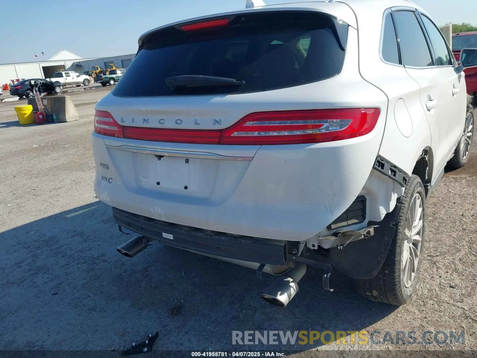 18 fotografías del automóvil dañado 5LMCJ1C92KUL35937 LINCOLN MKC 2019