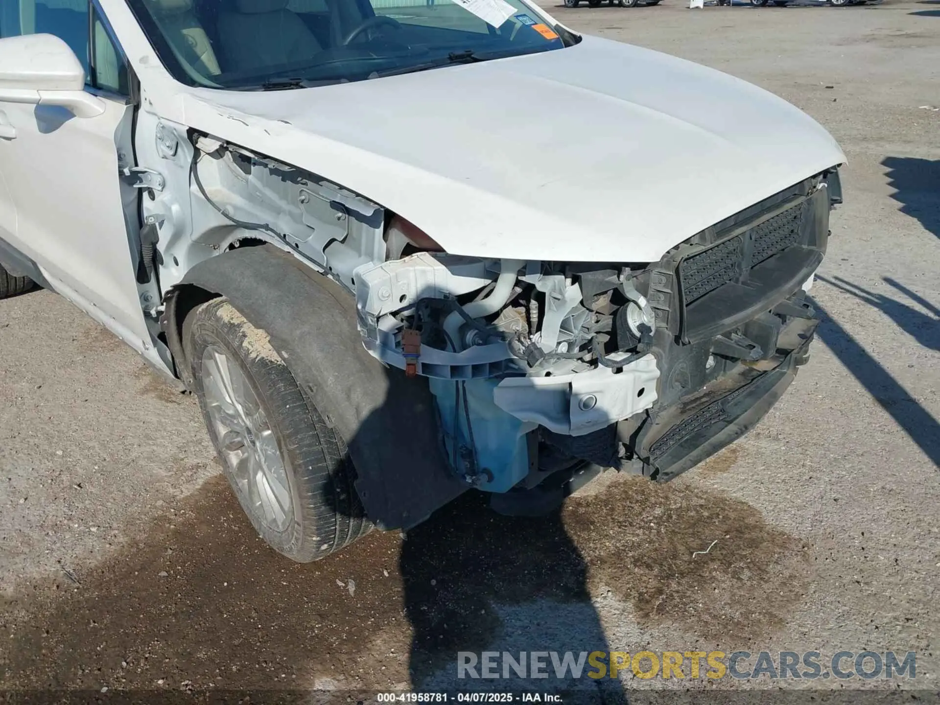 6 fotografías del automóvil dañado 5LMCJ1C92KUL35937 LINCOLN MKC 2019