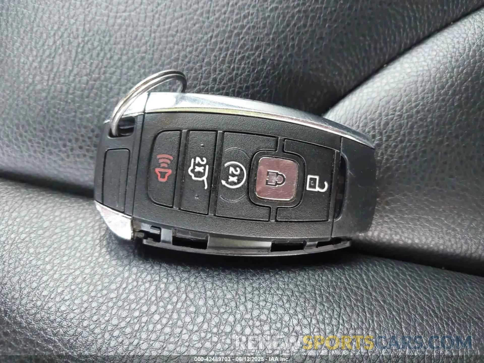 11 fotografías del automóvil dañado 5LMCJ1D96KUL49936 LINCOLN MKC 2019