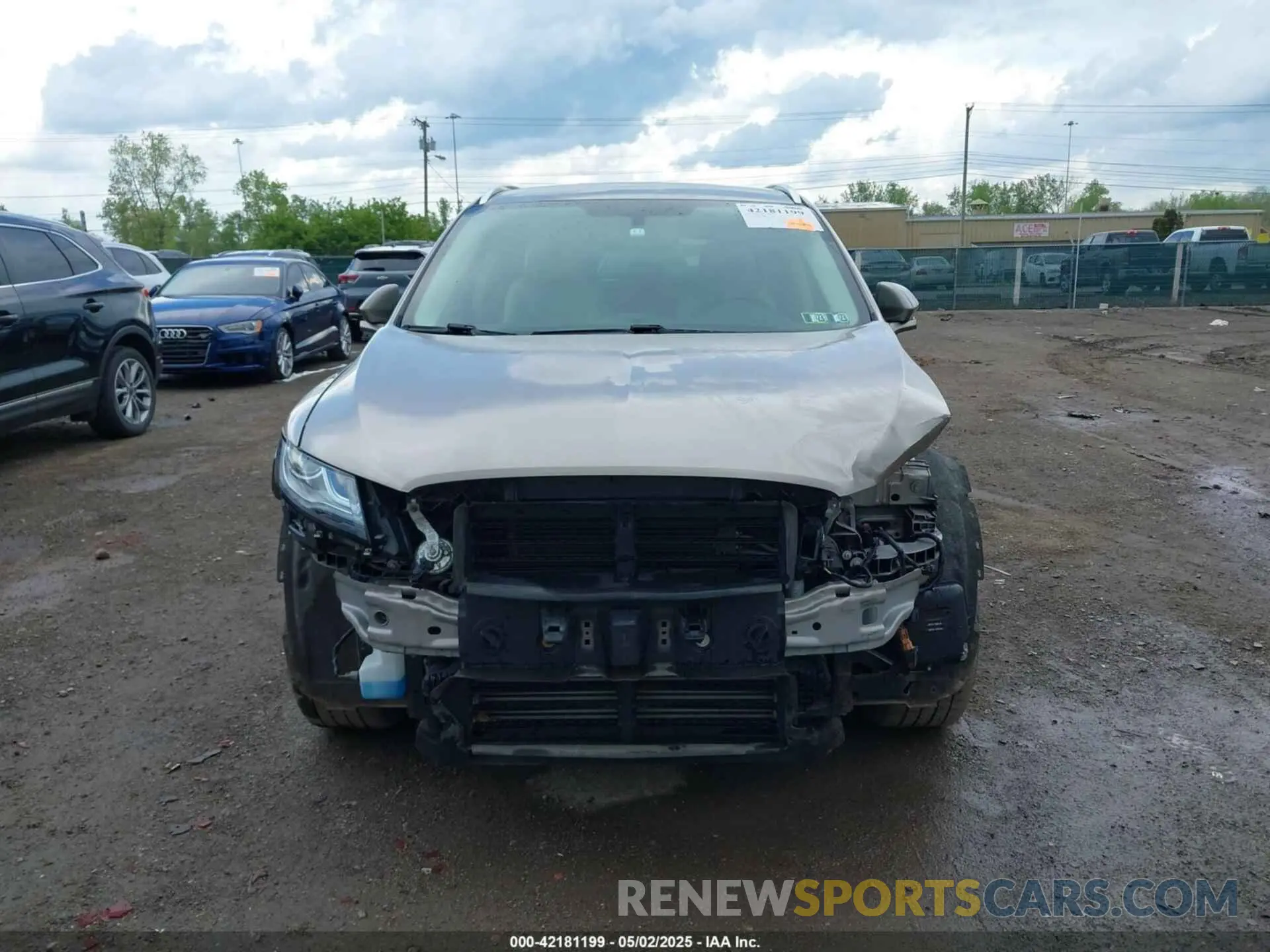 13 fotografías del automóvil dañado 5LMCJ1D97KUL39481 LINCOLN MKC 2019
