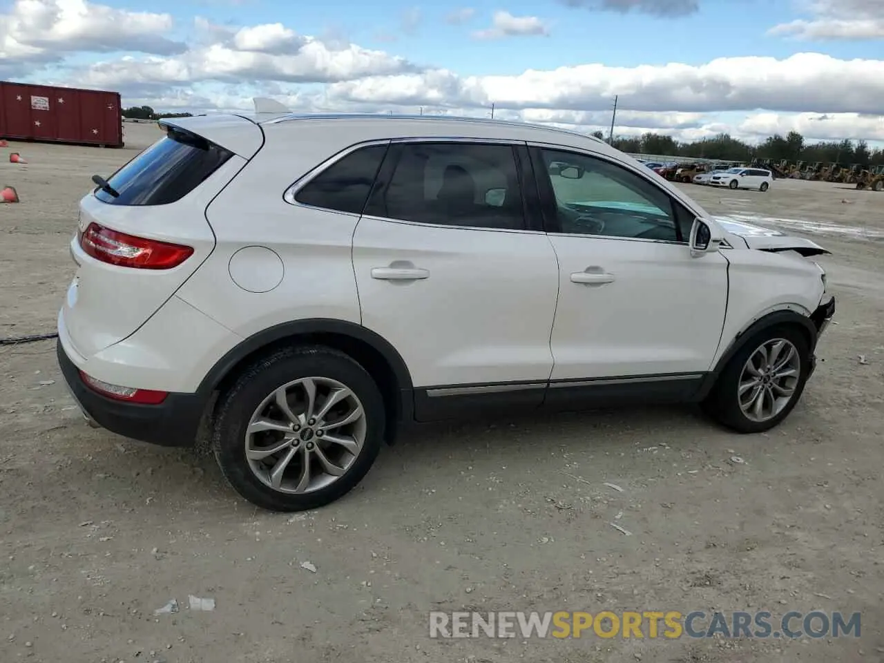 3 fotografías del automóvil dañado 5LMCJ2C92KUL07870 LINCOLN MKC 2019