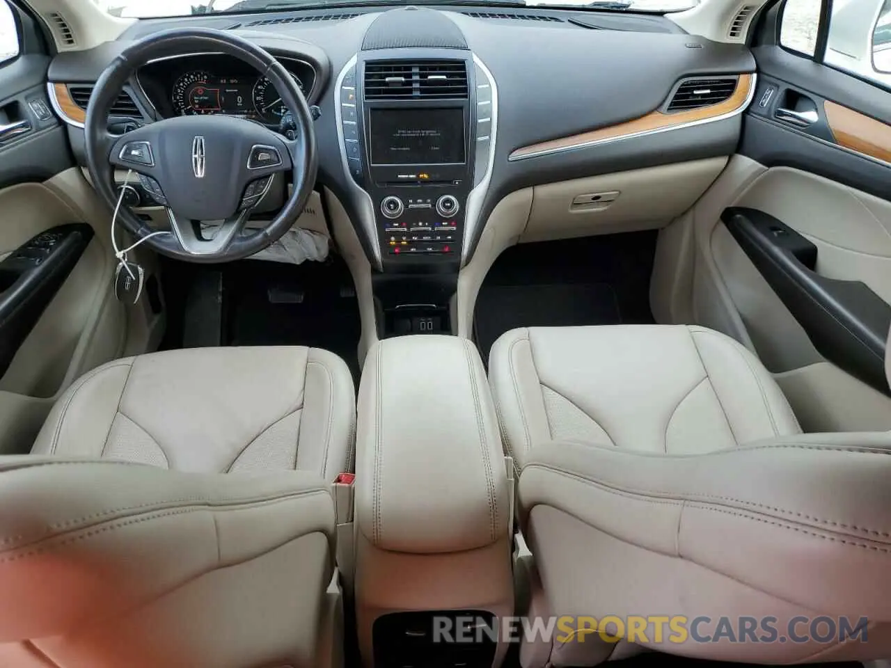 8 fotografías del automóvil dañado 5LMCJ2C92KUL07870 LINCOLN MKC 2019