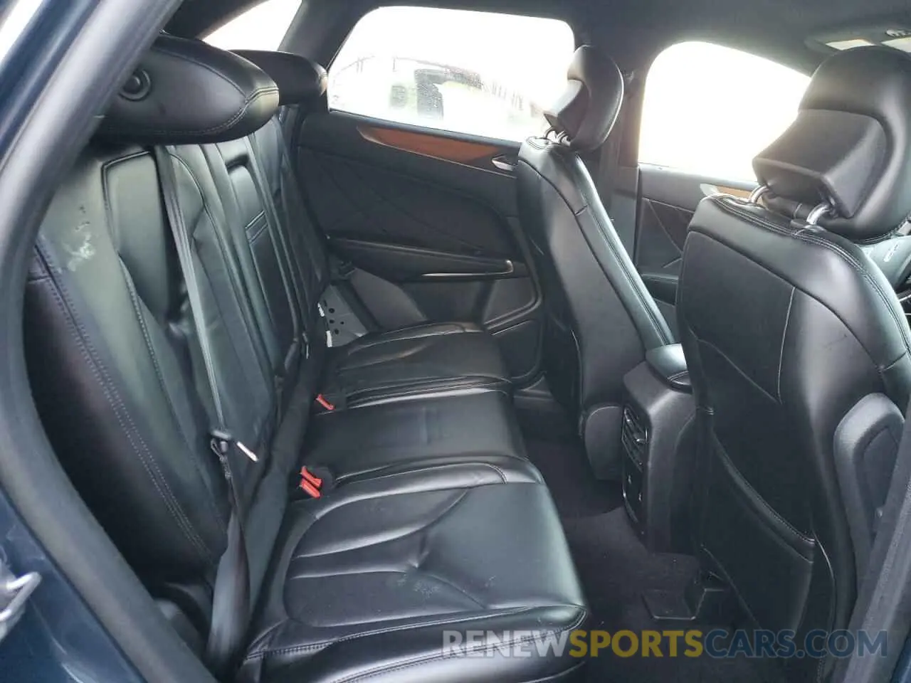 11 fotografías del automóvil dañado 5LMCJ2C94KUL12021 LINCOLN MKC 2019