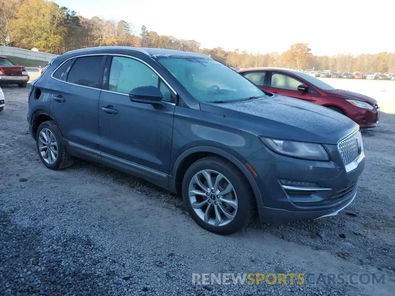 4 fotografías del automóvil dañado 5LMCJ2C94KUL12021 LINCOLN MKC 2019
