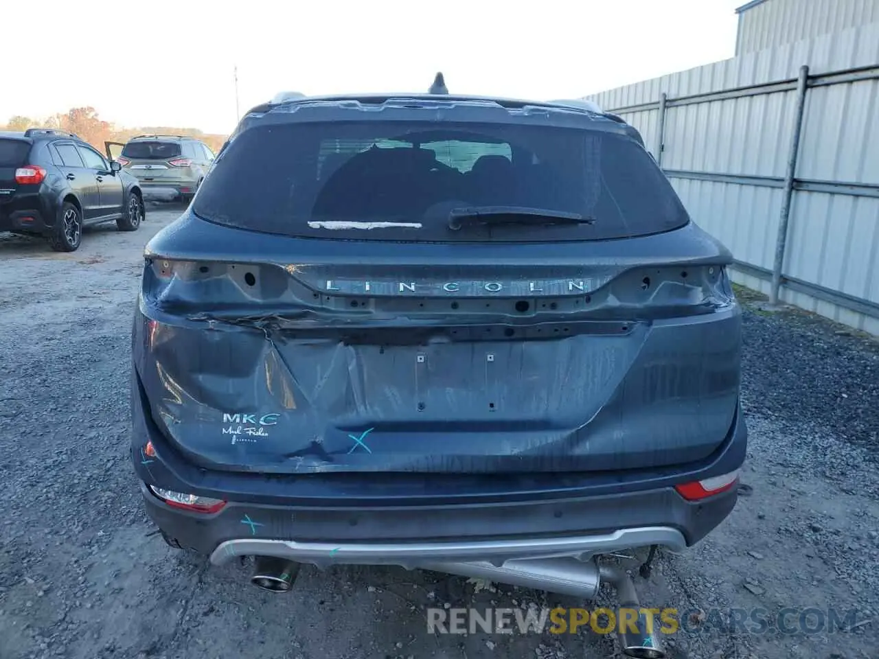 6 fotografías del automóvil dañado 5LMCJ2C94KUL12021 LINCOLN MKC 2019