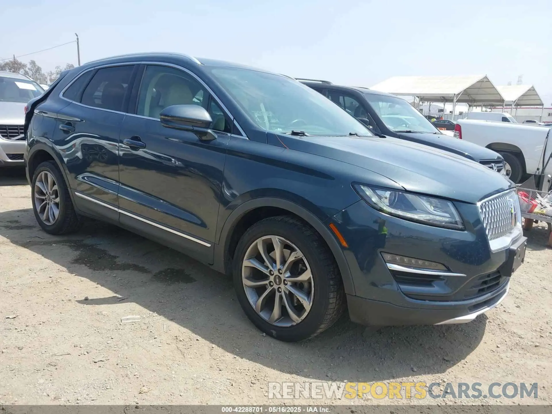1 fotografías del automóvil dañado 5LMCJ2C99KUL12435 LINCOLN MKC 2019