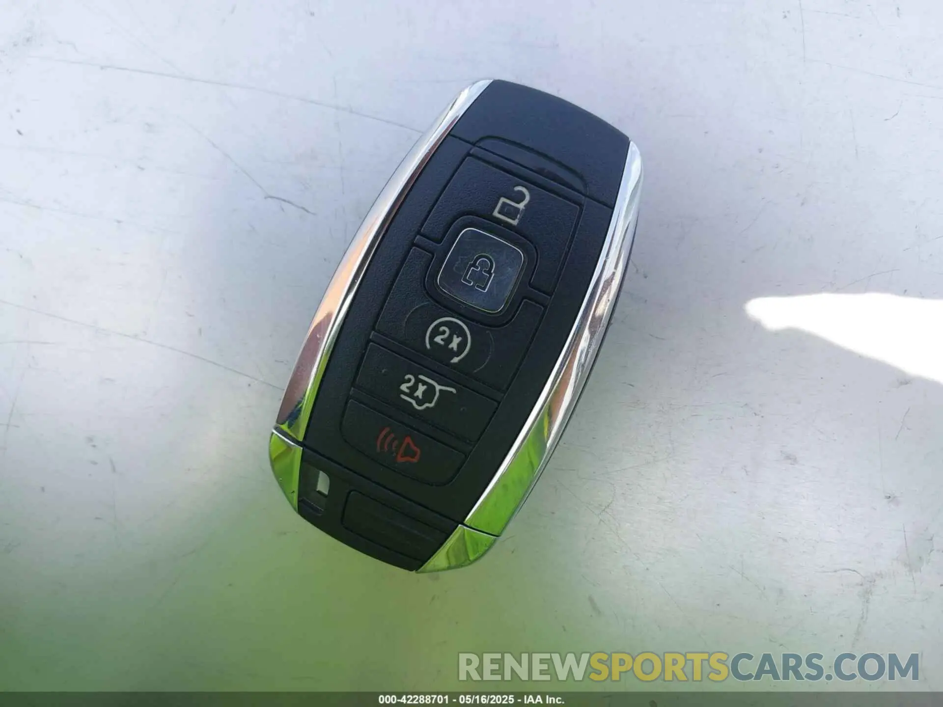 11 fotografías del automóvil dañado 5LMCJ2C99KUL12435 LINCOLN MKC 2019