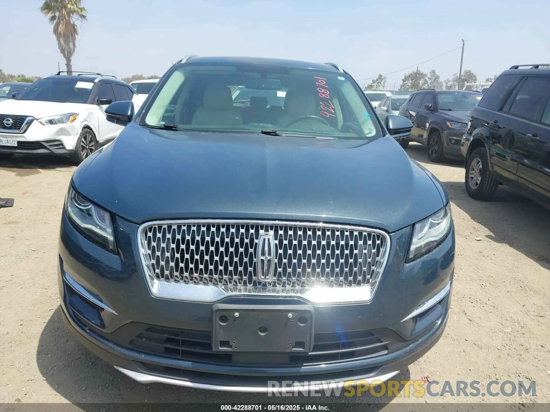 12 fotografías del automóvil dañado 5LMCJ2C99KUL12435 LINCOLN MKC 2019