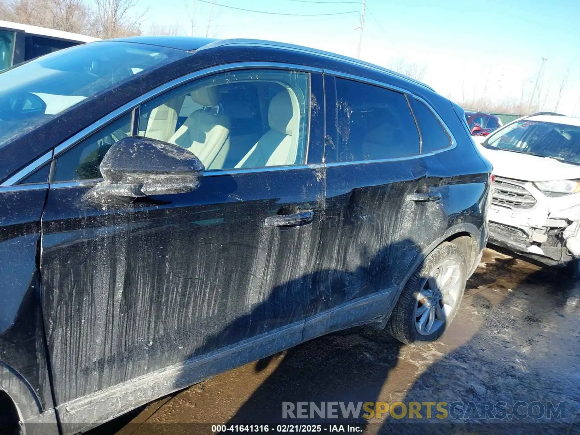14 fotografías del automóvil dañado 5LMCJ2C99KUL17179 LINCOLN MKC 2019