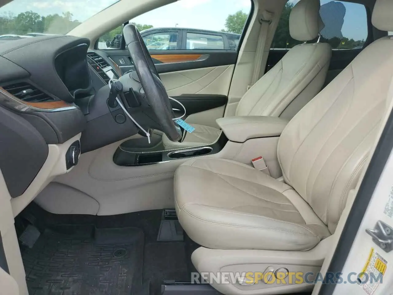 7 fotografías del automóvil dañado 5LMCJ2C99KUL18946 LINCOLN MKC 2019