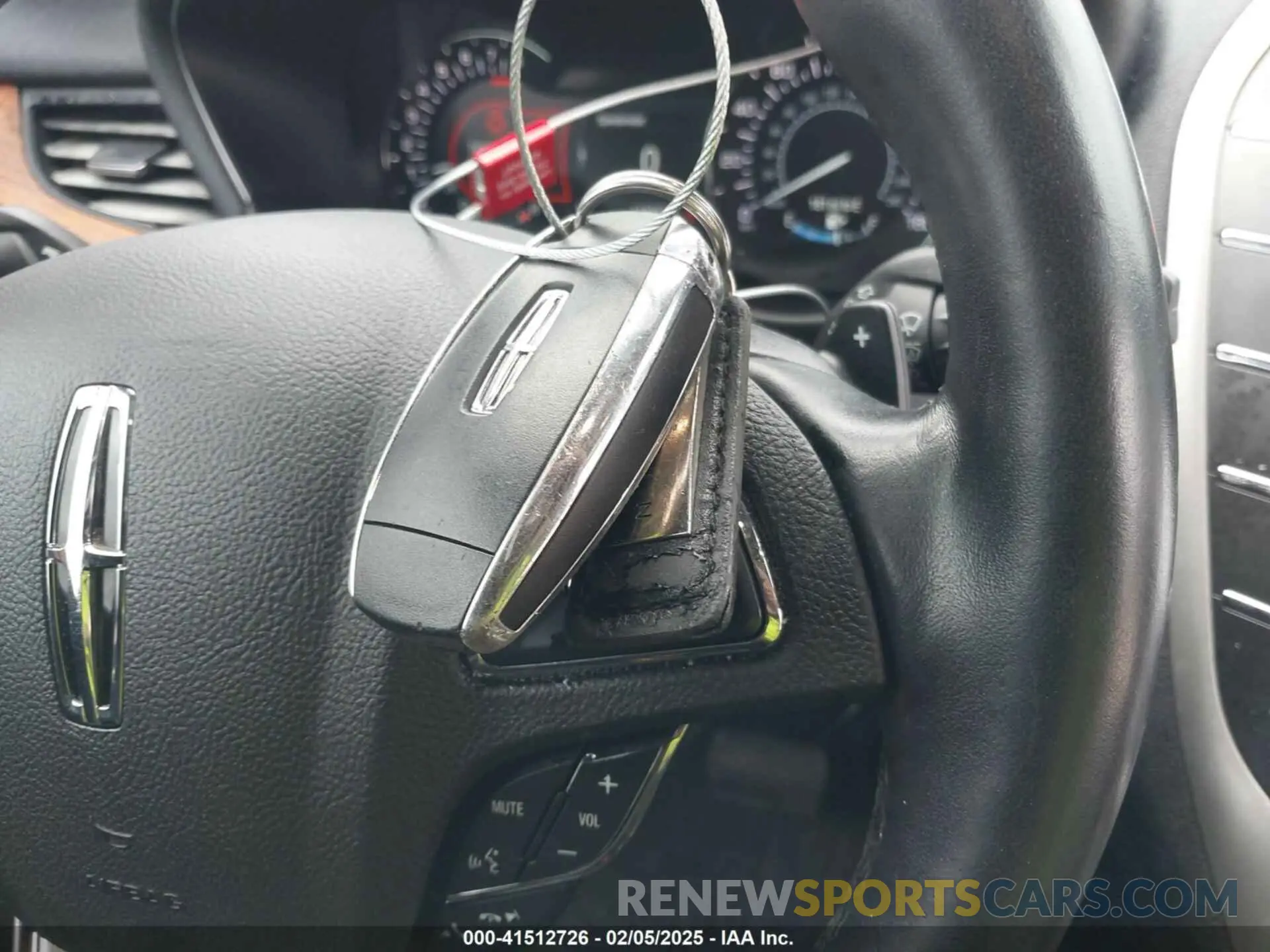 11 fotografías del automóvil dañado 5LMCJ2C99KUL52725 LINCOLN MKC 2019