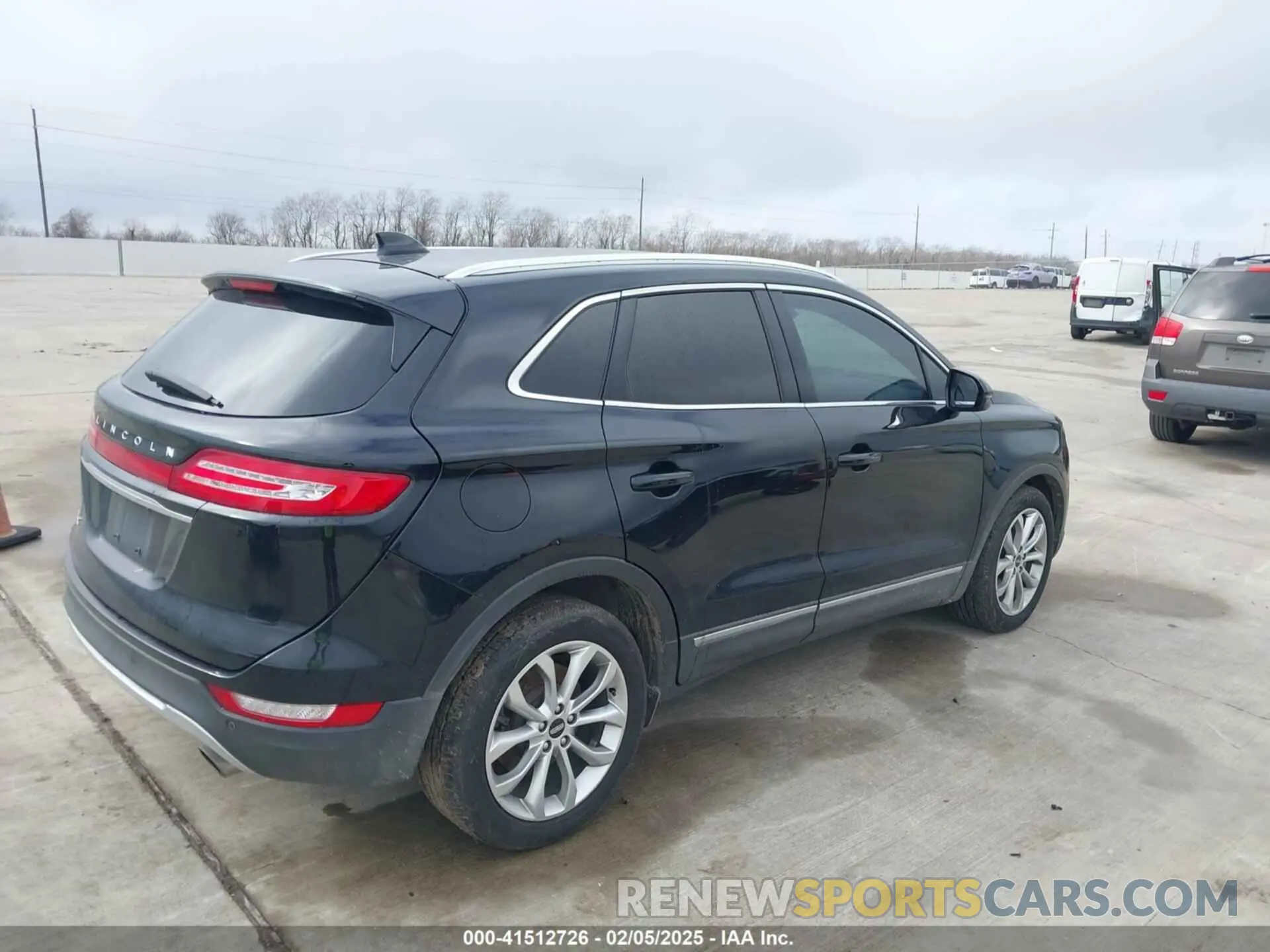 4 fotografías del automóvil dañado 5LMCJ2C99KUL52725 LINCOLN MKC 2019