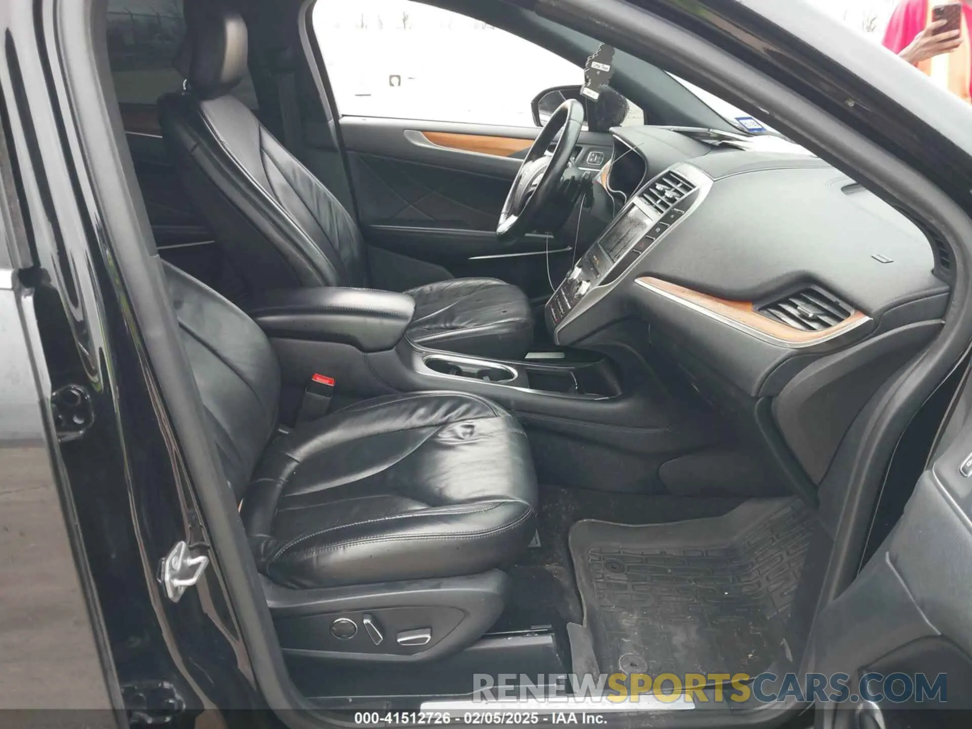 5 fotografías del automóvil dañado 5LMCJ2C99KUL52725 LINCOLN MKC 2019
