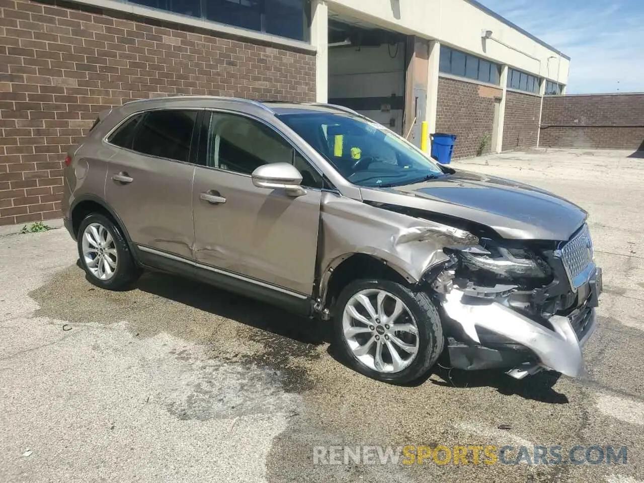 4 fotografías del automóvil dañado 5LMCJ2D90KUL46326 LINCOLN MKC 2019