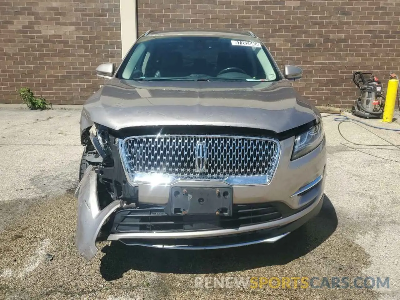5 fotografías del automóvil dañado 5LMCJ2D90KUL46326 LINCOLN MKC 2019
