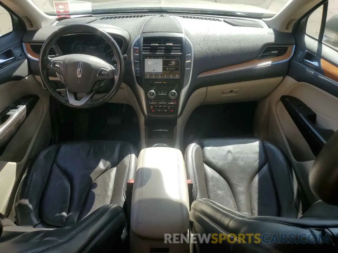 8 fotografías del automóvil dañado 5LMCJ2D90KUL46326 LINCOLN MKC 2019