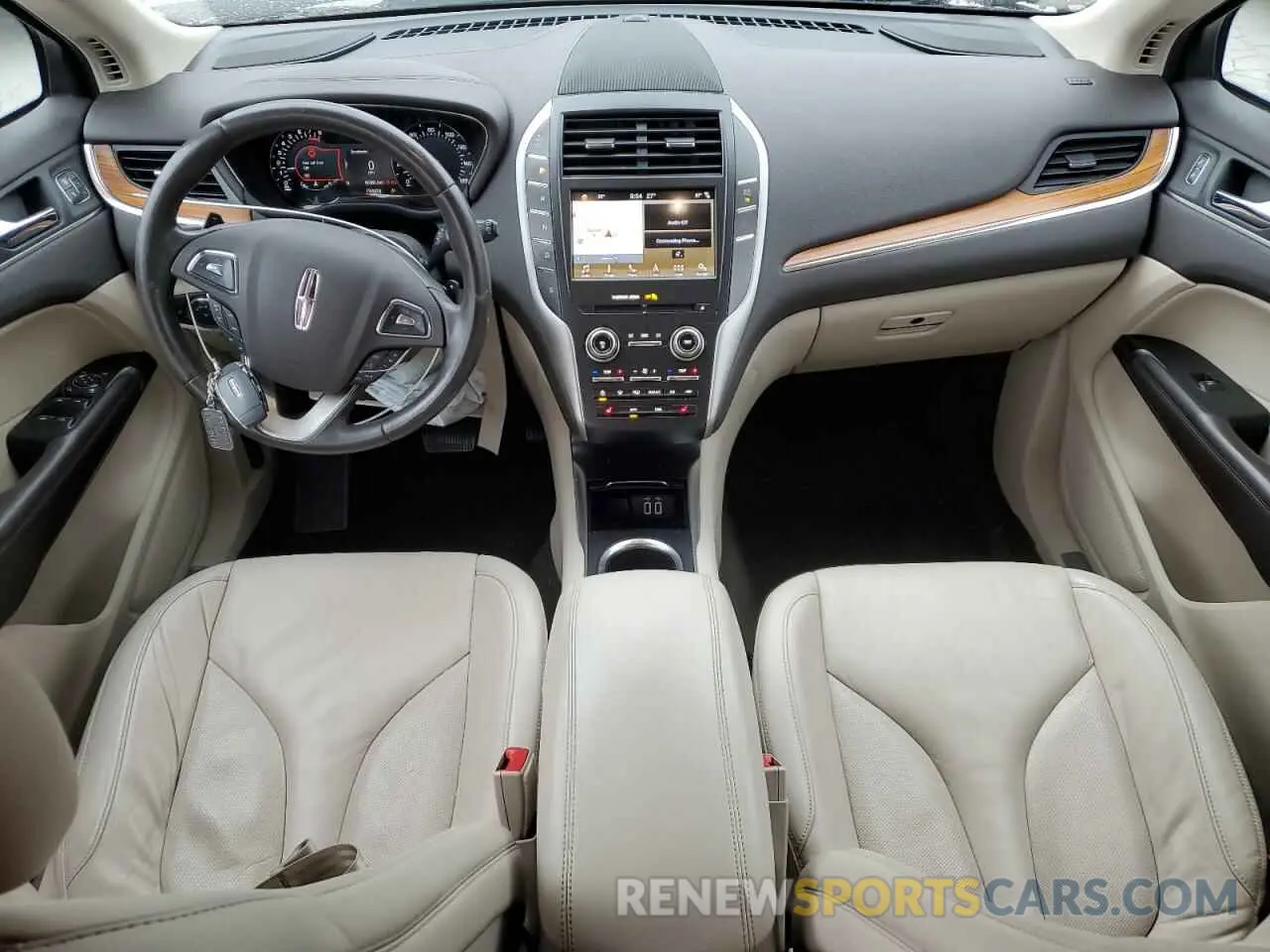 8 fotografías del automóvil dañado 5LMCJ2D91KUL25601 LINCOLN MKC 2019