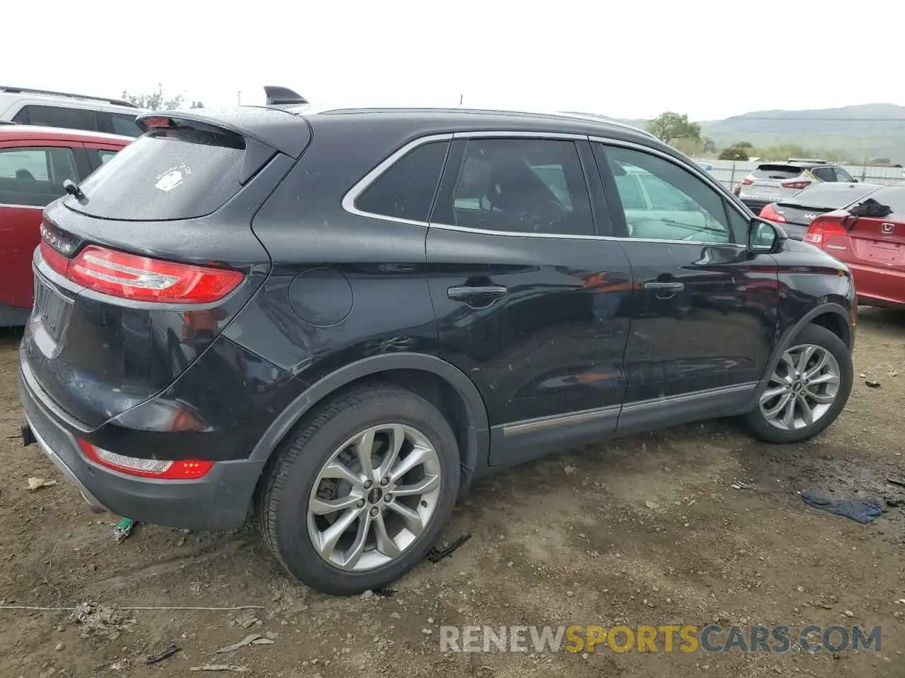 3 fotografías del automóvil dañado 5LMCJ2D92KUL29608 LINCOLN MKC 2019
