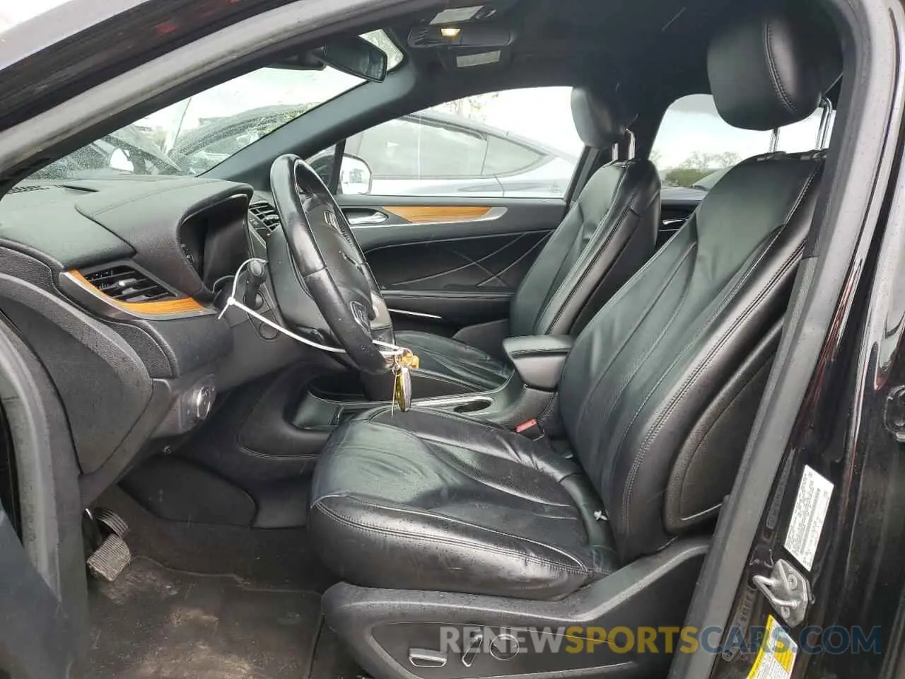 7 fotografías del automóvil dañado 5LMCJ2D92KUL29608 LINCOLN MKC 2019