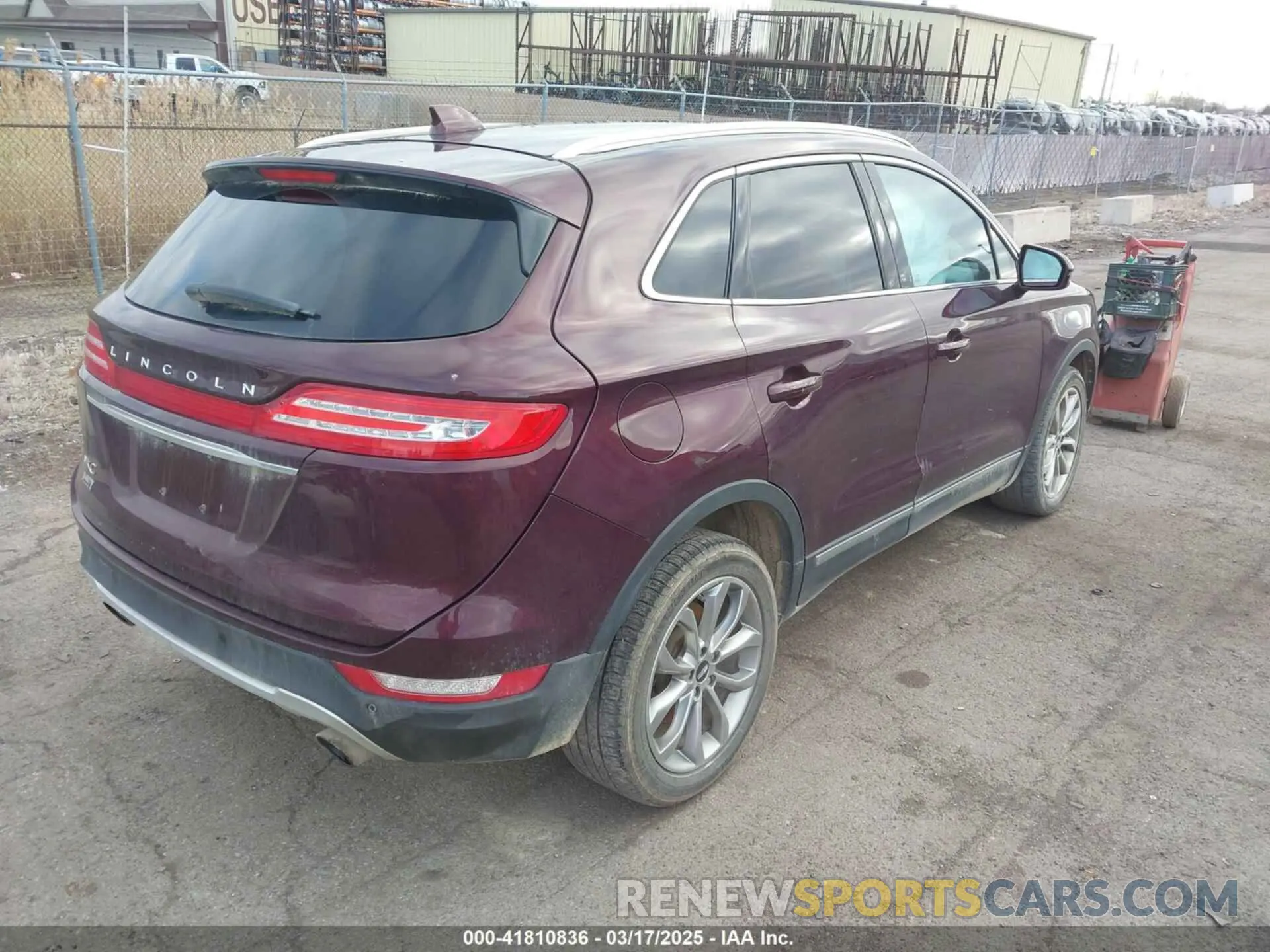4 fotografías del automóvil dañado 5LMCJ2D93KUL21128 LINCOLN MKC 2019