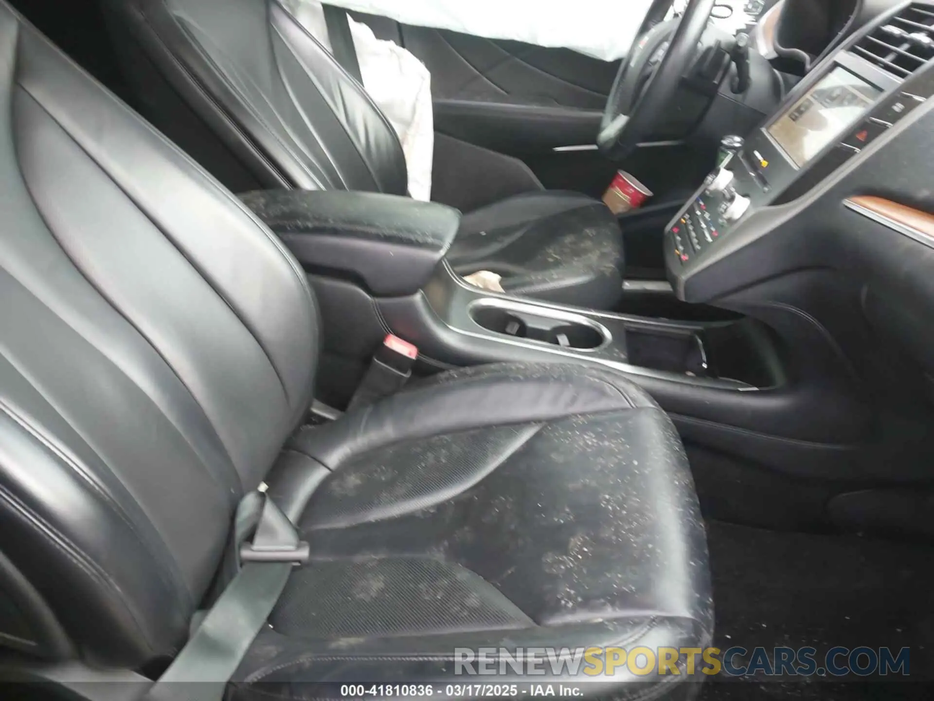 5 fotografías del automóvil dañado 5LMCJ2D93KUL21128 LINCOLN MKC 2019