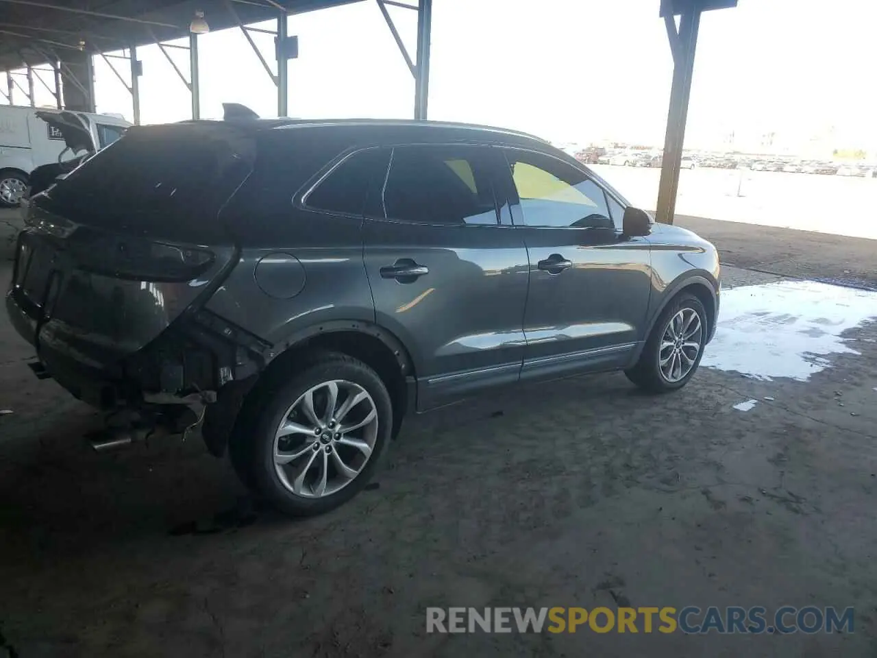 3 fotografías del automóvil dañado 5LMCJ2D94KUL45387 LINCOLN MKC 2019
