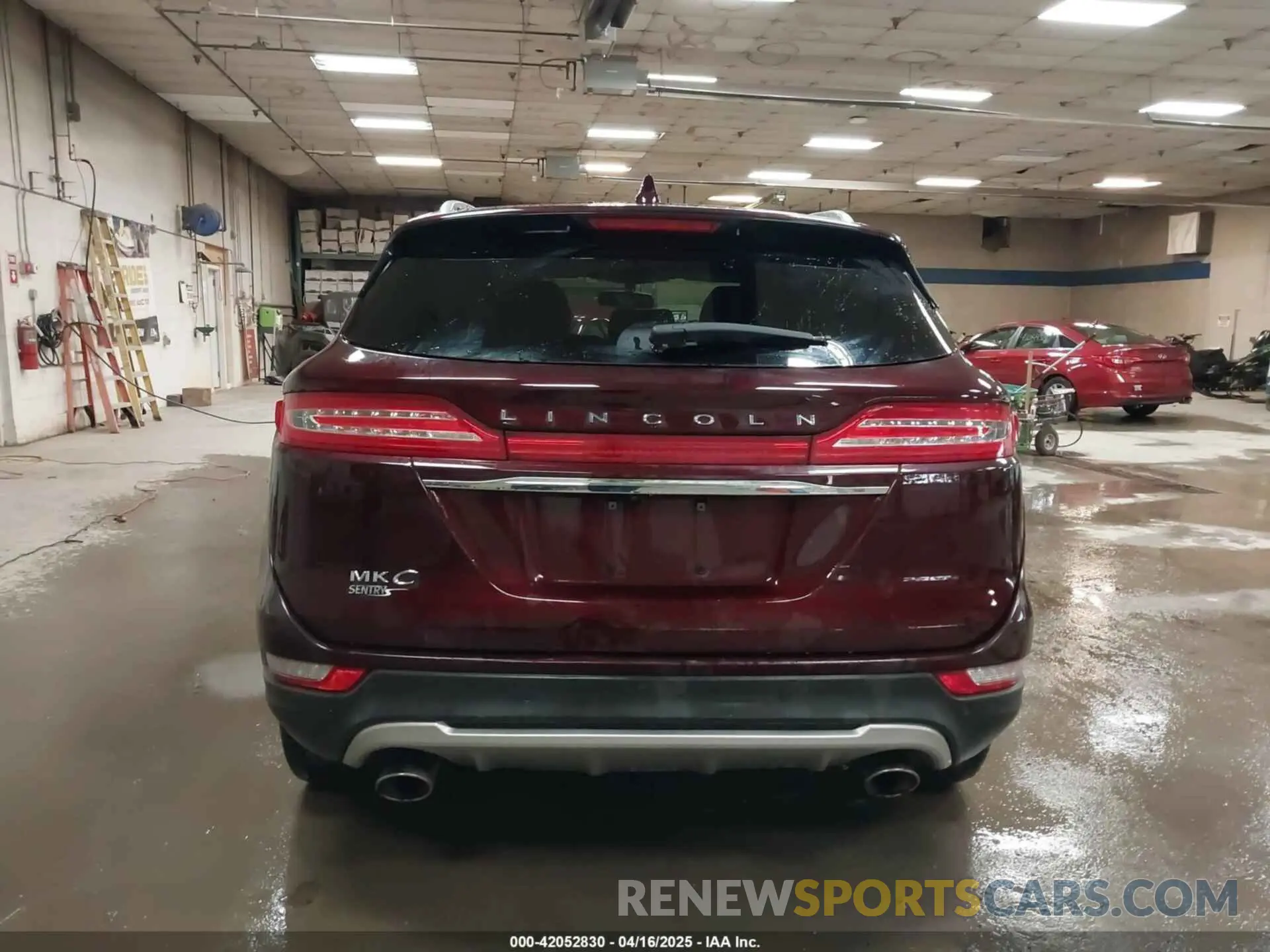 16 fotografías del automóvil dañado 5LMCJ2D95KUL07473 LINCOLN MKC 2019
