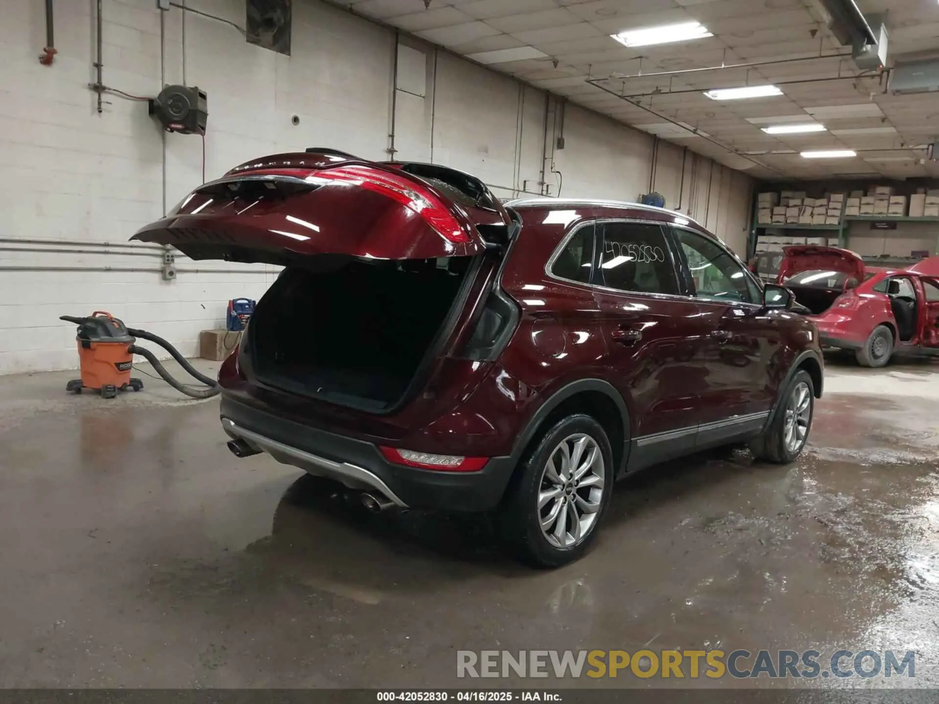 4 fotografías del automóvil dañado 5LMCJ2D95KUL07473 LINCOLN MKC 2019