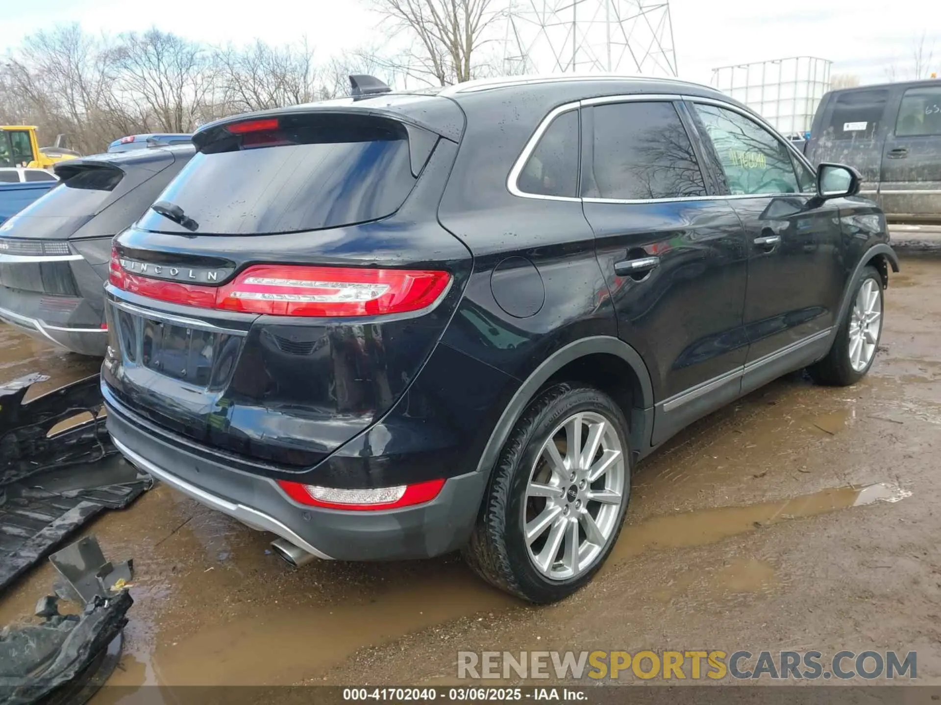 4 fotografías del automóvil dañado 5LMCJ3C91KUL06697 LINCOLN MKC 2019