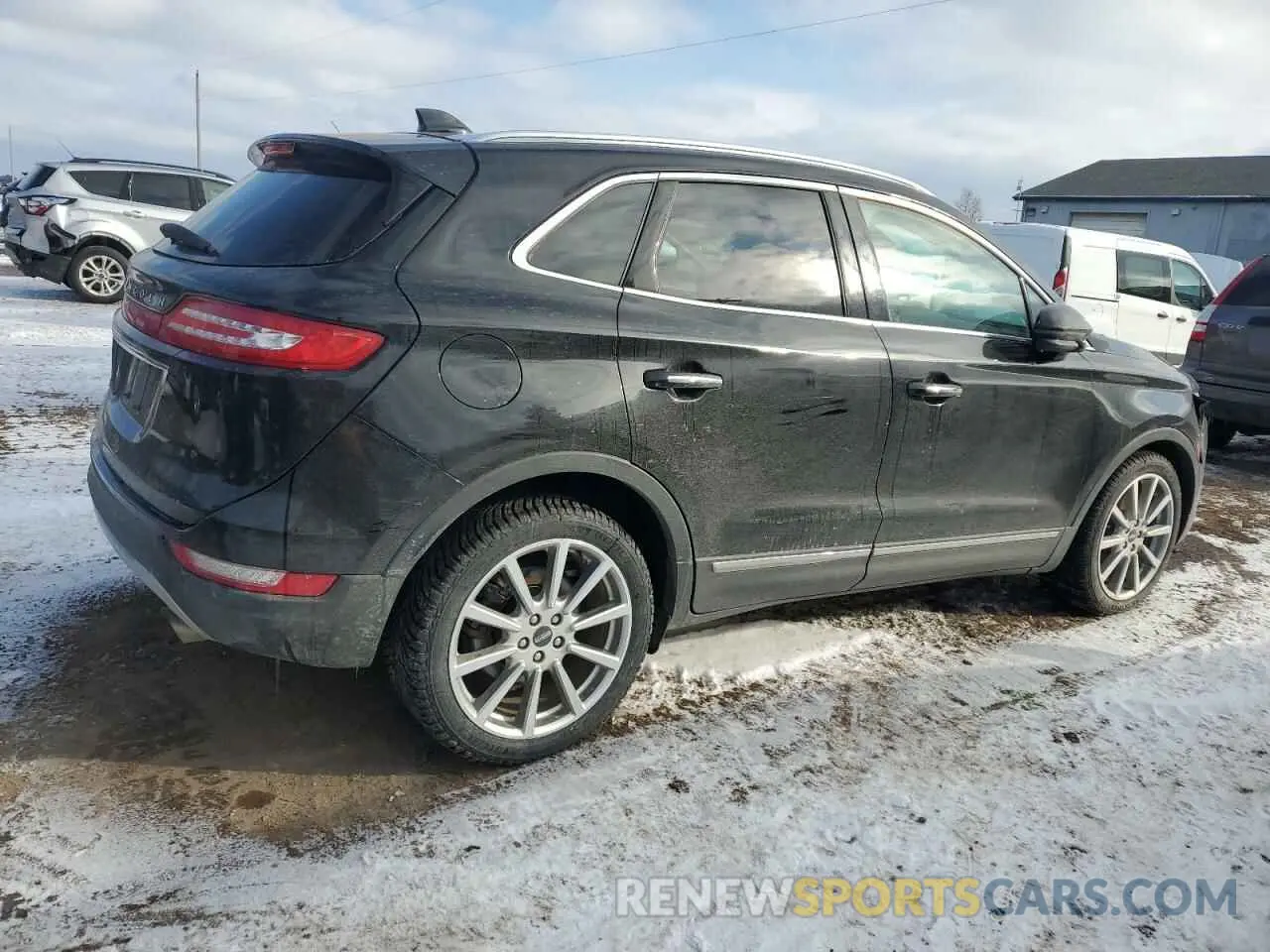 3 fotografías del automóvil dañado 5LMCJ3C92KUL53298 LINCOLN MKC 2019