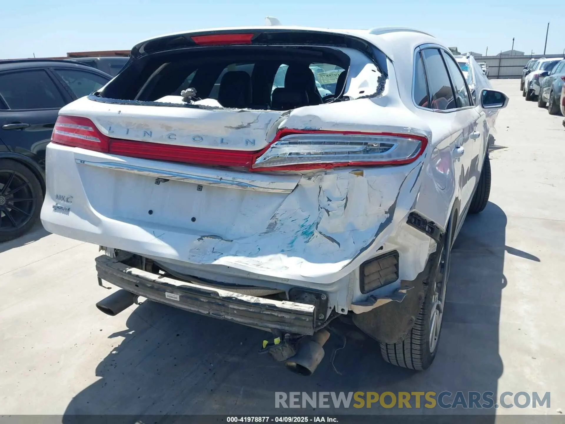6 fotografías del automóvil dañado 5LMCJ3C93KUL35294 LINCOLN MKC 2019