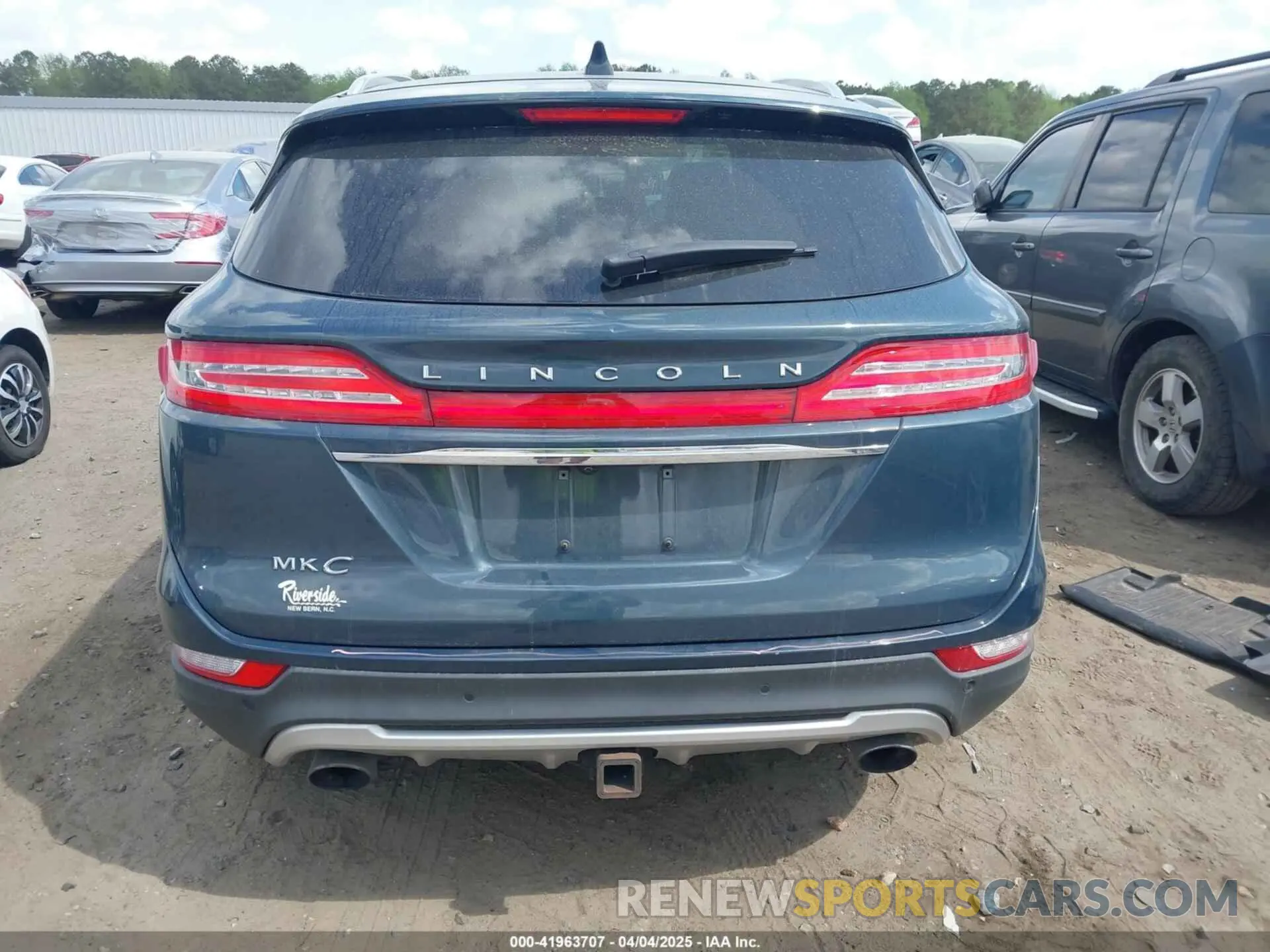 17 fotografías del automóvil dañado 5LMCJ3C94KUL22859 LINCOLN MKC 2019