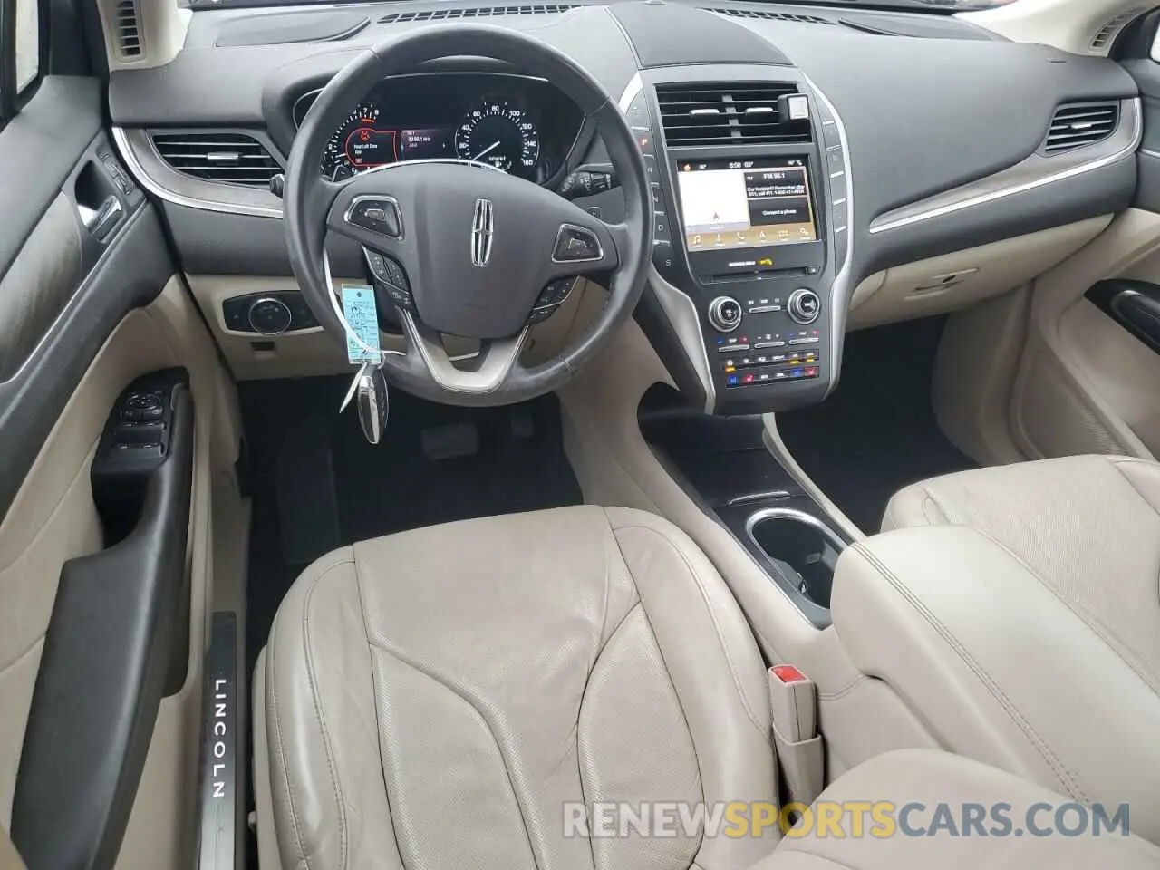 8 fotografías del automóvil dañado 5LMCJ3C95KUL50315 LINCOLN MKC 2019