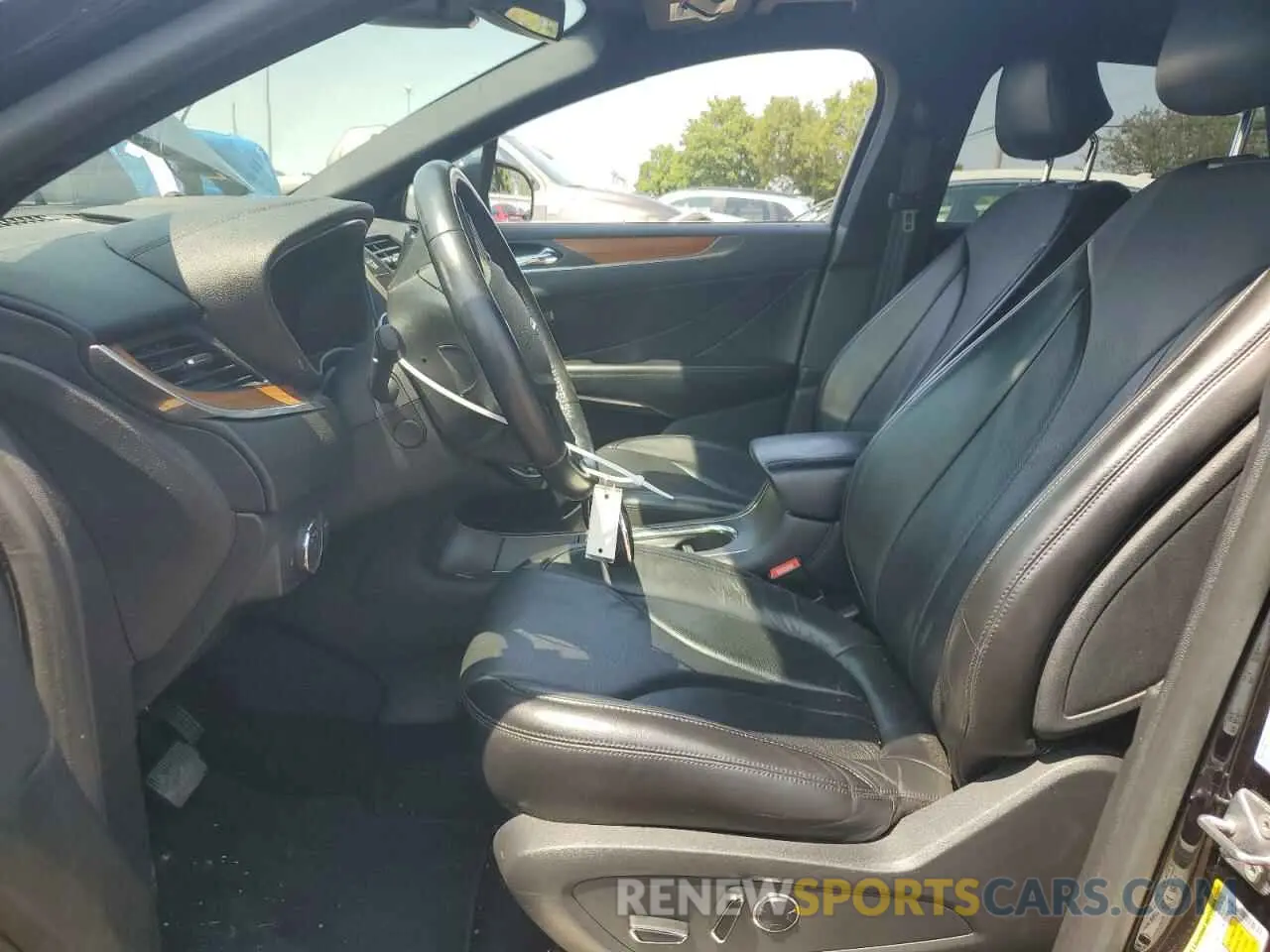 7 fotografías del automóvil dañado 5LMCJ3C97KUL21835 LINCOLN MKC 2019