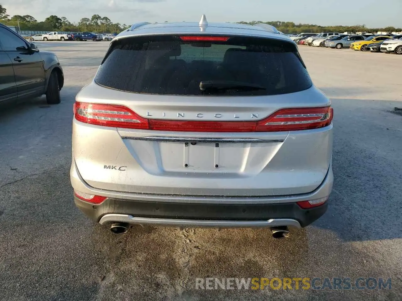 6 fotografías del automóvil dañado 5LMCJ3C97KUL46993 LINCOLN MKC 2019