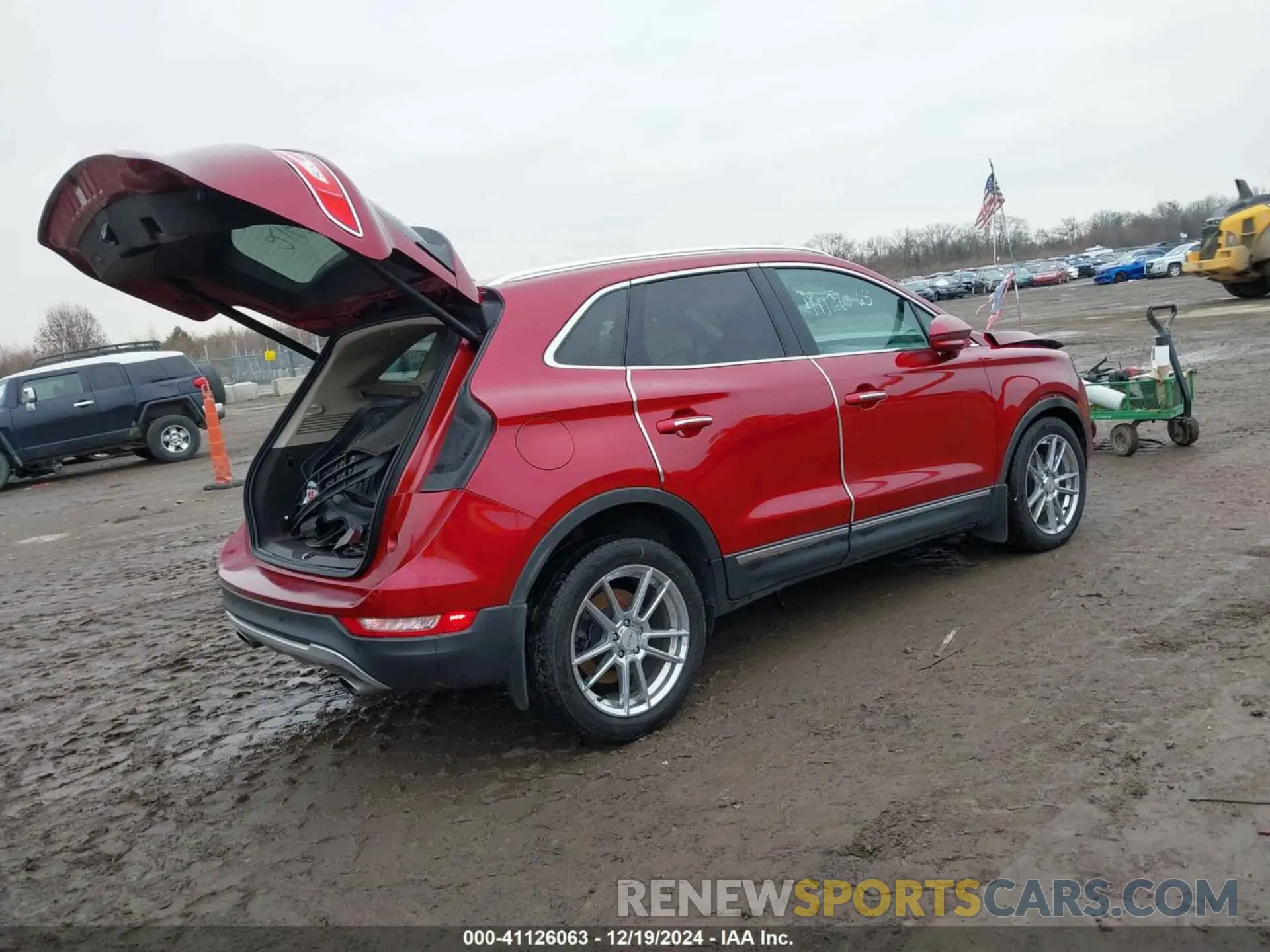 4 fotografías del automóvil dañado 5LMCJ3C98KUL21679 LINCOLN MKC 2019