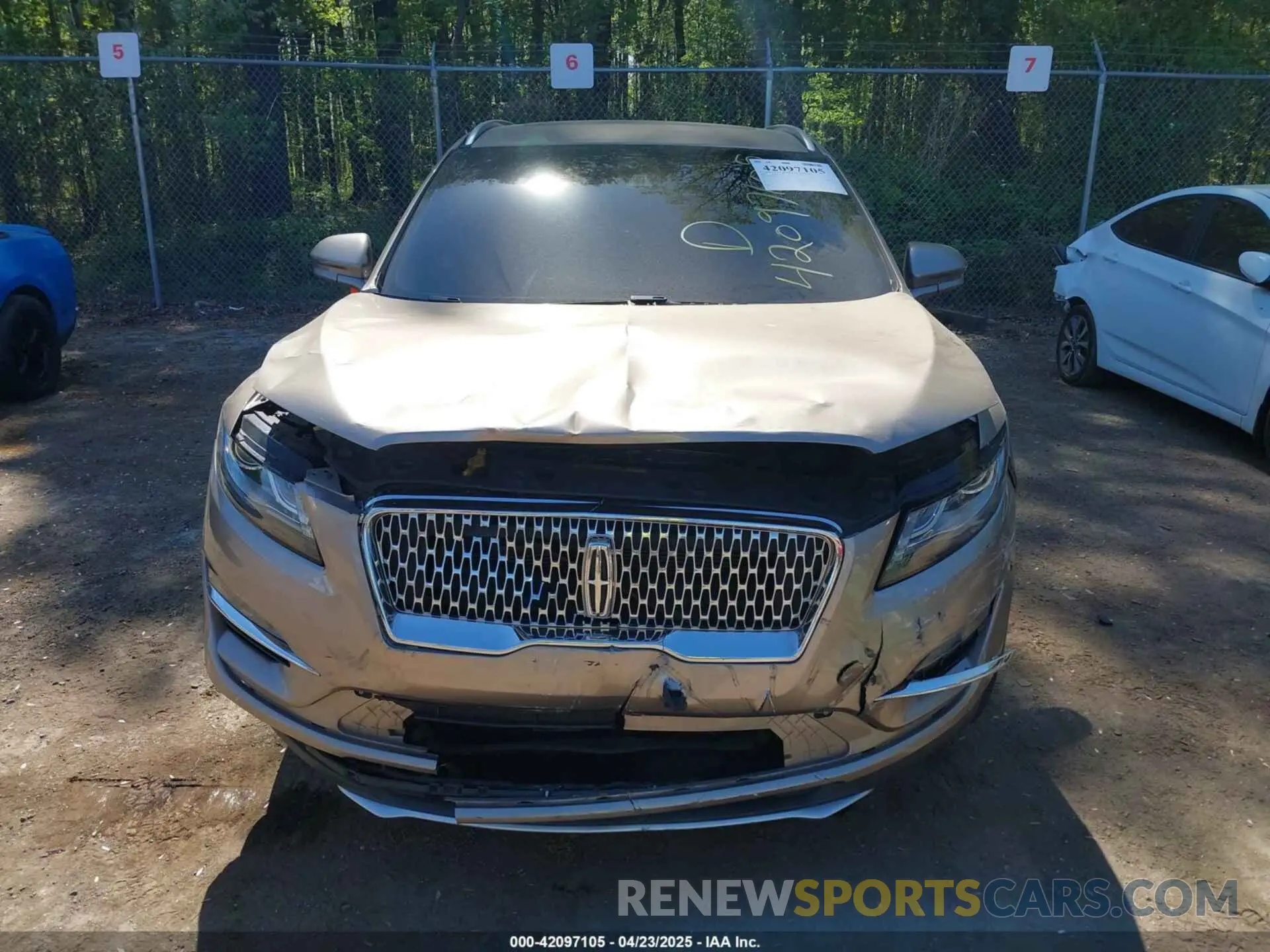 12 fotografías del automóvil dañado 5LMCJ3D93KUL53163 LINCOLN MKC 2019