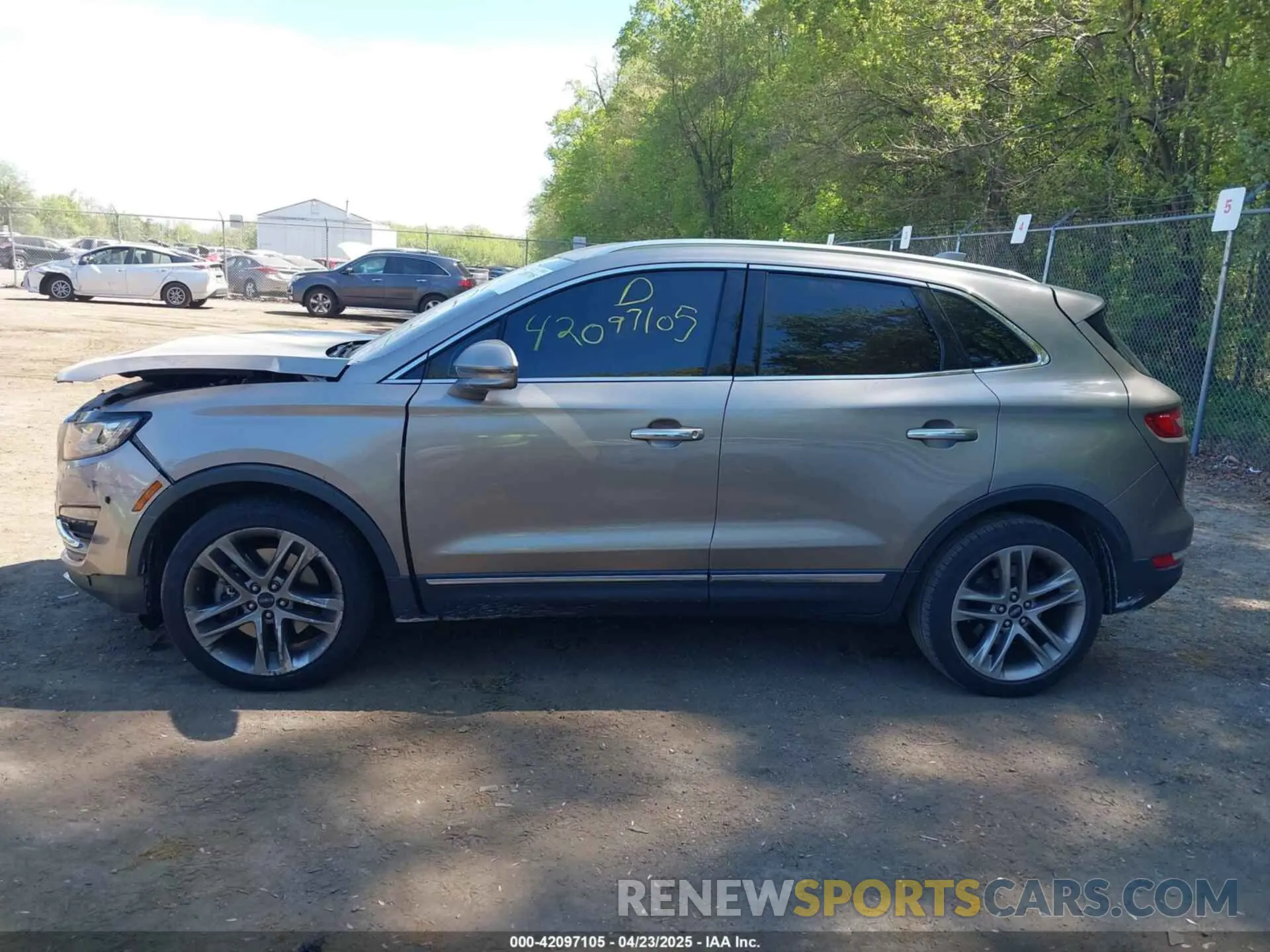 14 fotografías del automóvil dañado 5LMCJ3D93KUL53163 LINCOLN MKC 2019