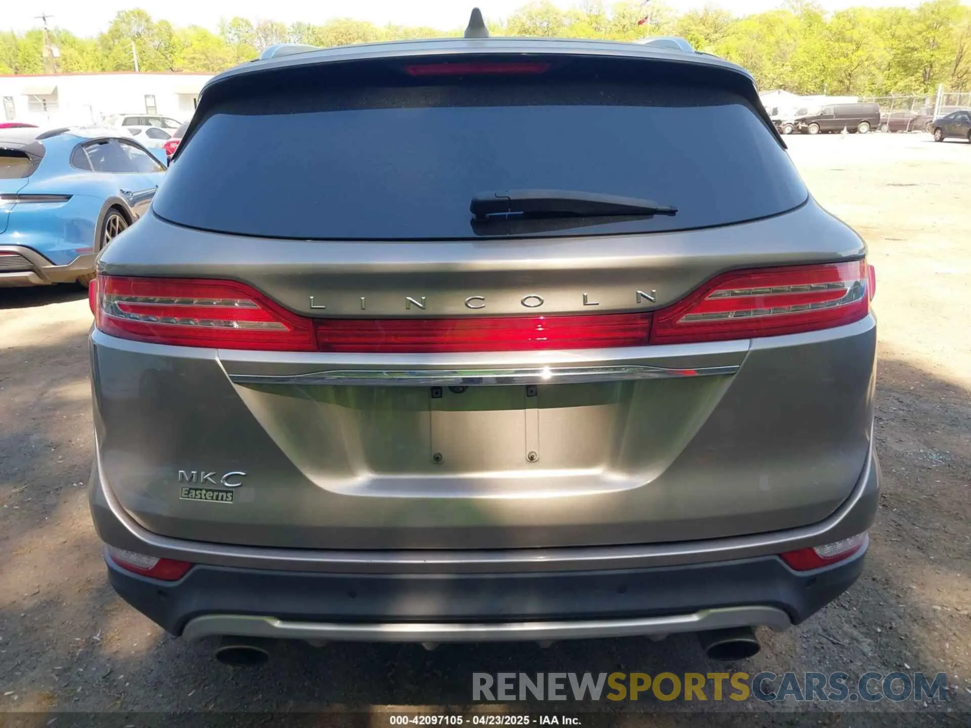 16 fotografías del automóvil dañado 5LMCJ3D93KUL53163 LINCOLN MKC 2019