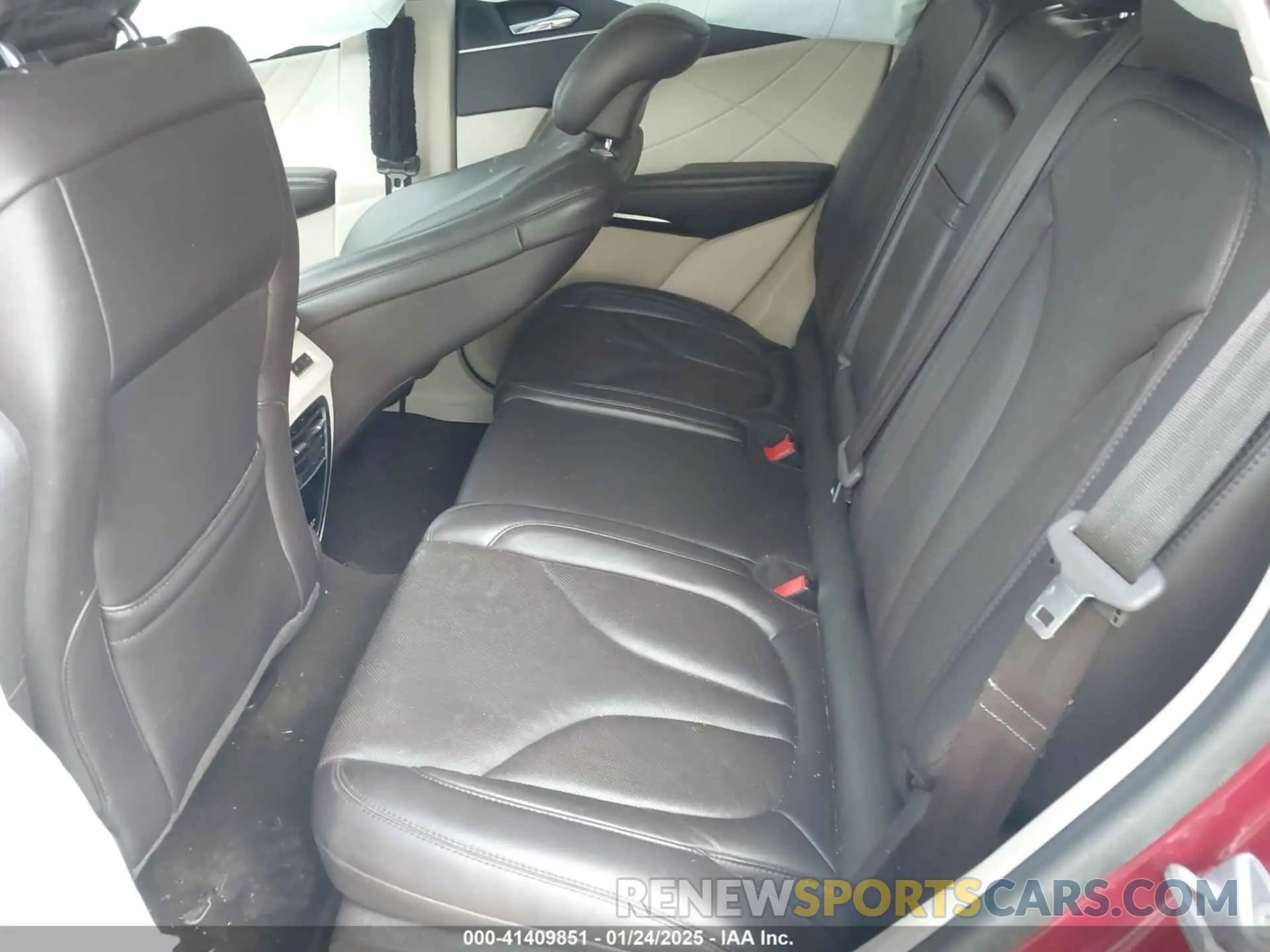 8 fotografías del automóvil dañado 5LMTJ3DH1KUL35090 LINCOLN MKC 2019
