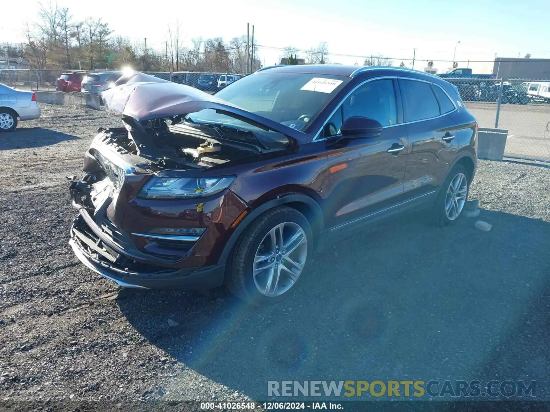 2 fotografías del automóvil dañado 5LMTJ3DH6KUL09715 LINCOLN MKC 2019