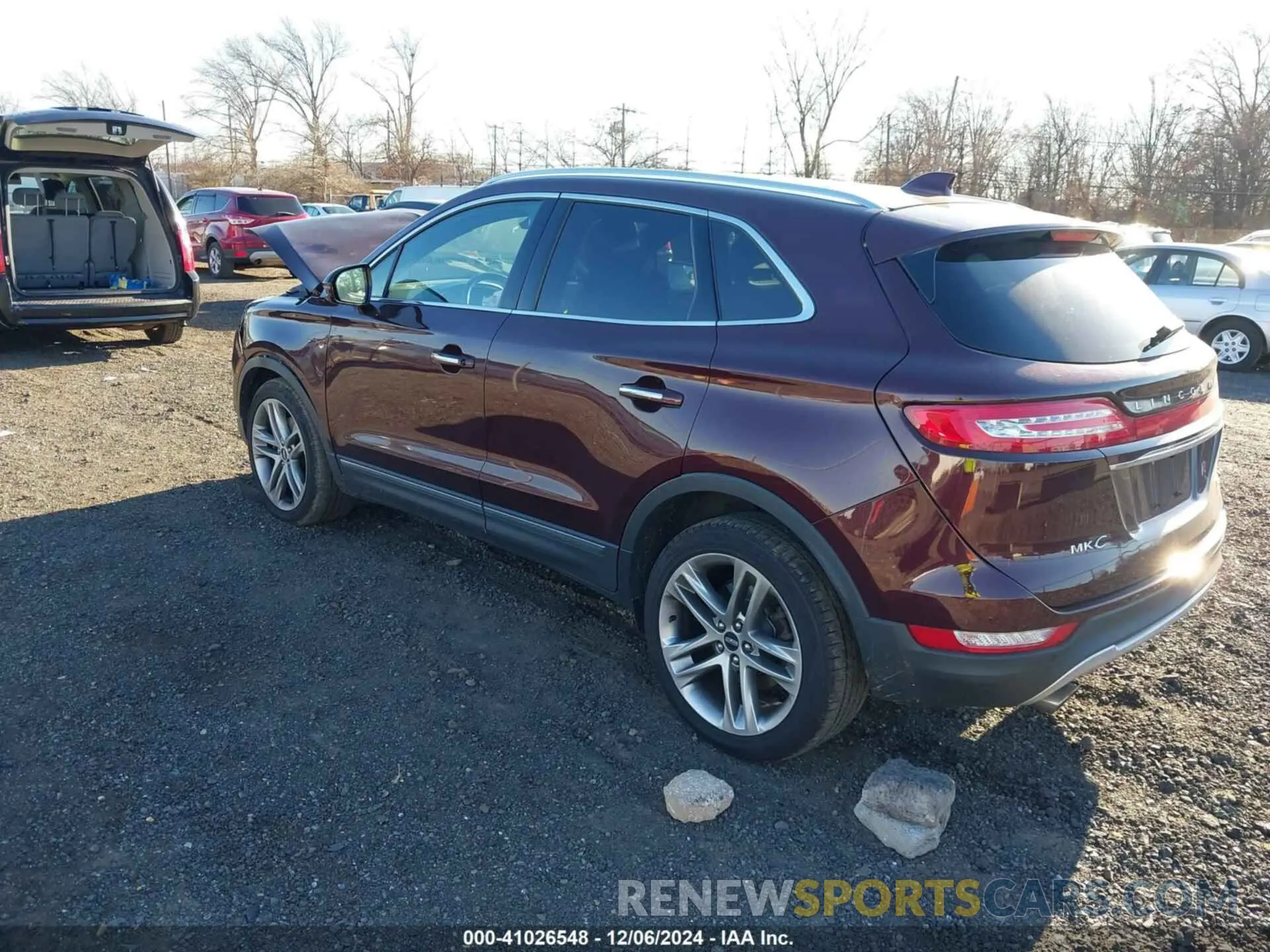3 fotografías del automóvil dañado 5LMTJ3DH6KUL09715 LINCOLN MKC 2019