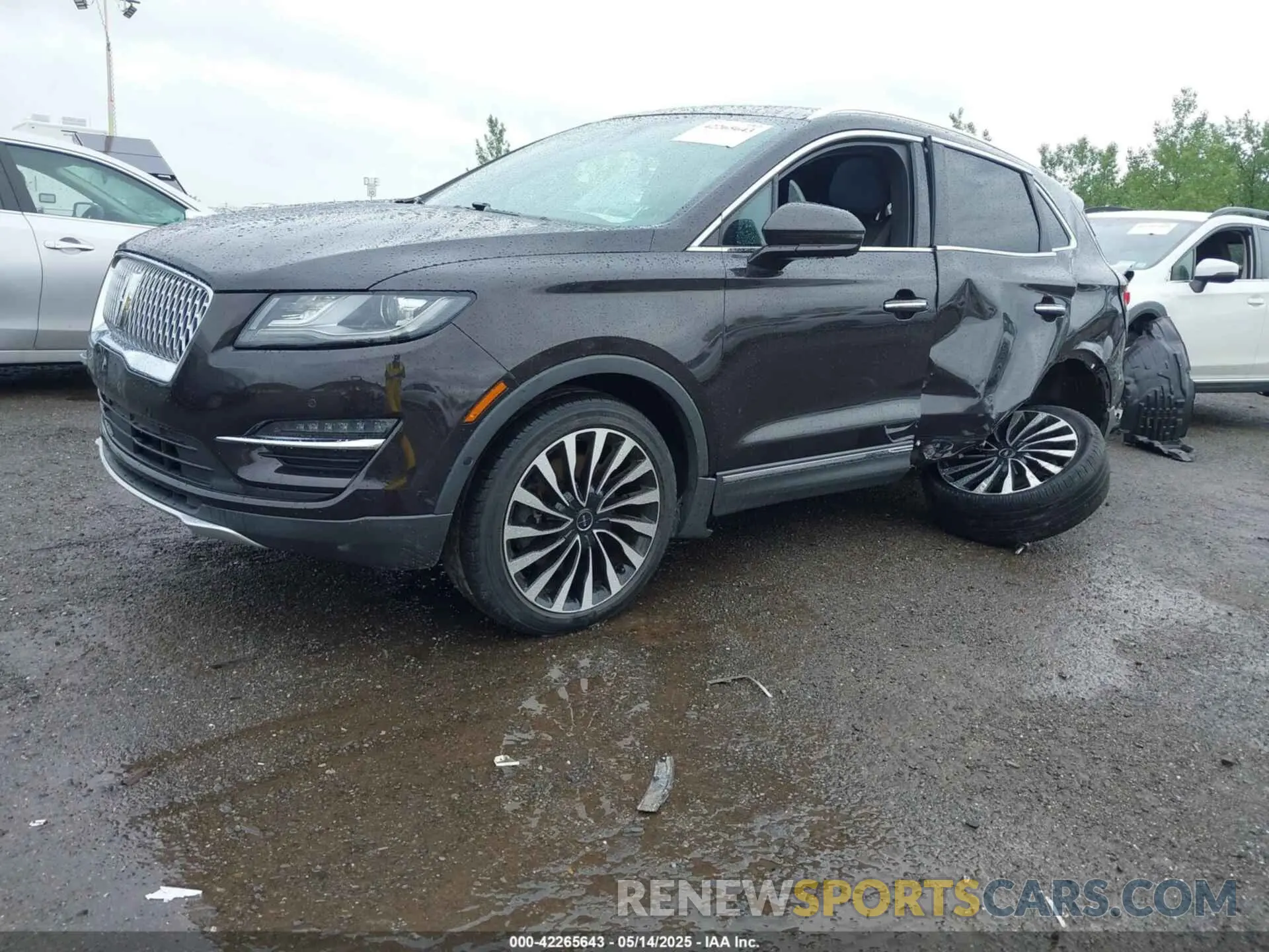 2 fotografías del automóvil dañado 5LMTJ4DH9KUL15045 LINCOLN MKC 2019