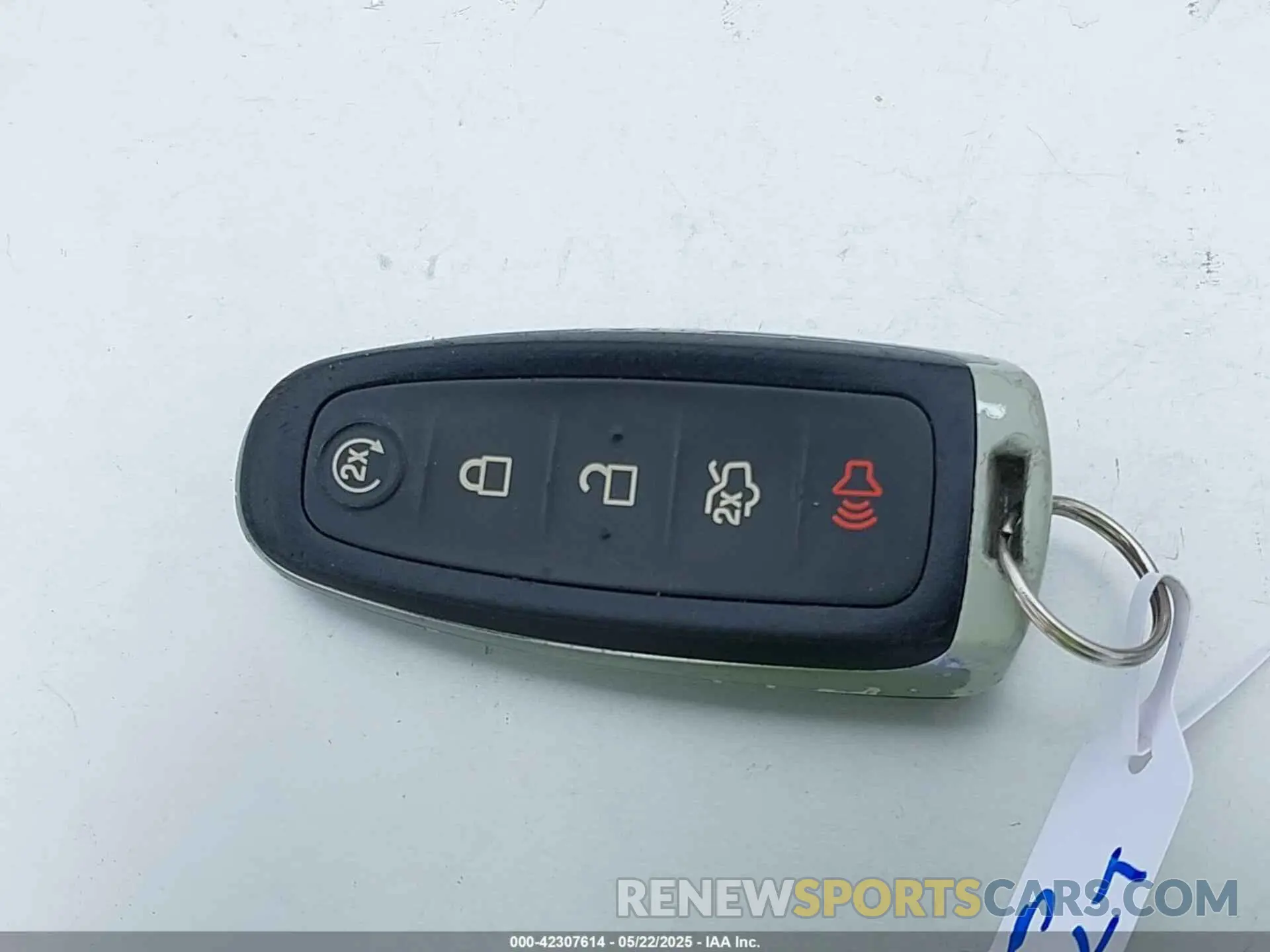 11 fotografías del automóvil dañado 2LMHJ5AT8KBL03986 LINCOLN MKT 2019