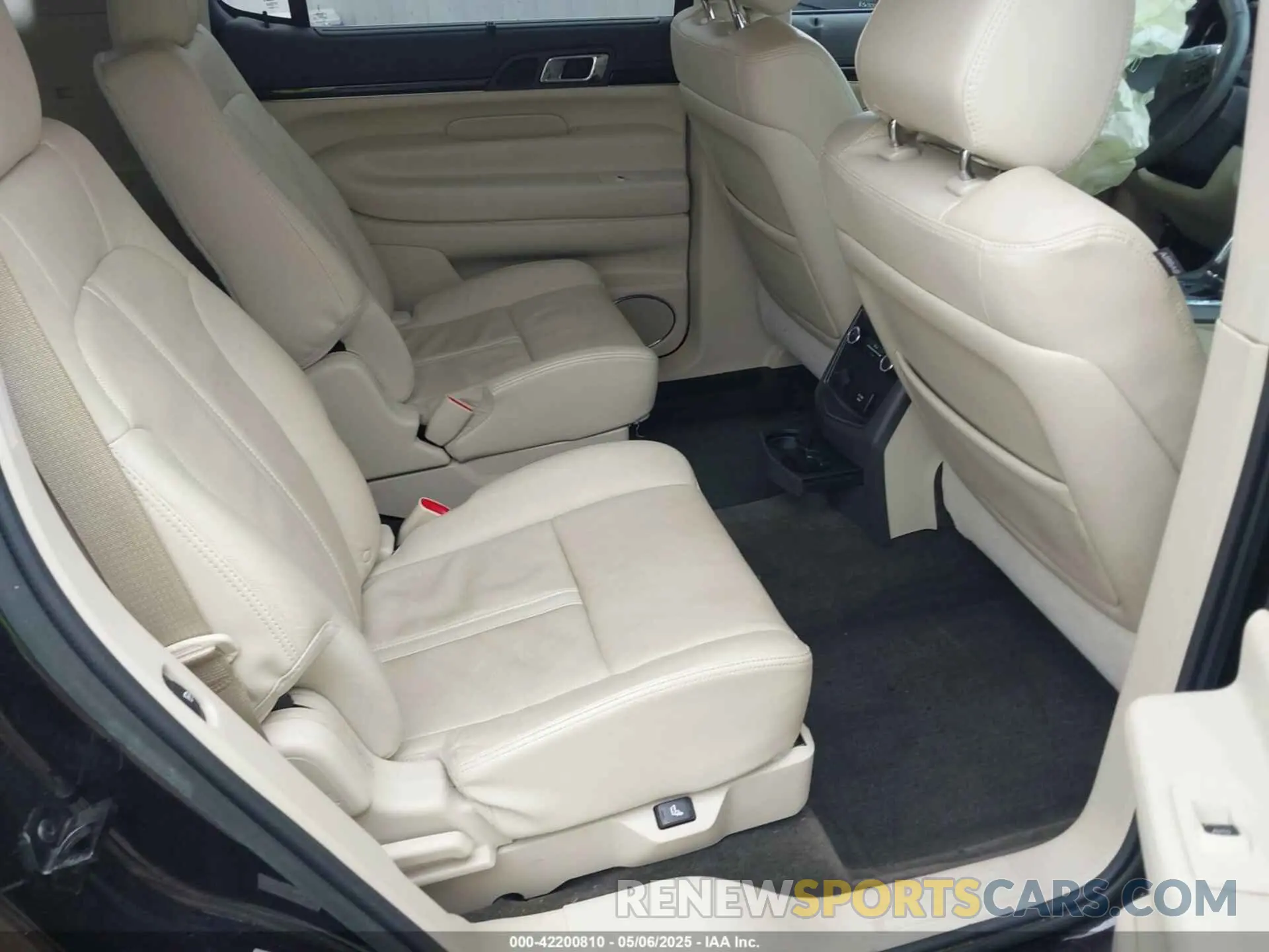 8 fotografías del automóvil dañado 2LMHJ5AT9KBL00224 LINCOLN MKT 2019