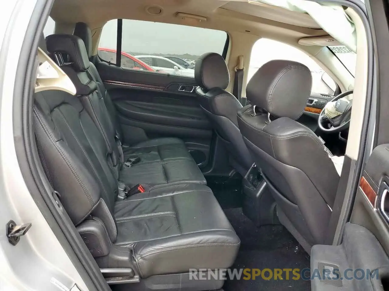 11 fotografías del automóvil dañado 2LMHJ5AT9KBL02765 LINCOLN MKT 2019